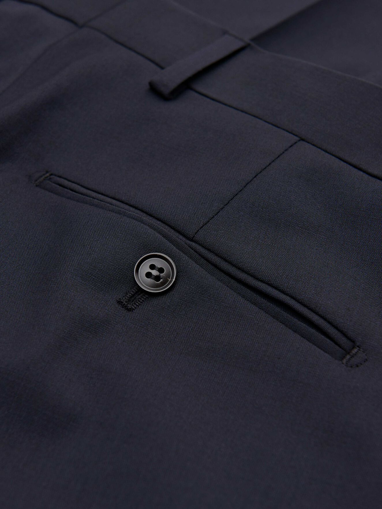 Tordon Trousers in Midnight blue from Tiger of Sweden Tordon Trousers in Midnight blue from Tiger of Sweden