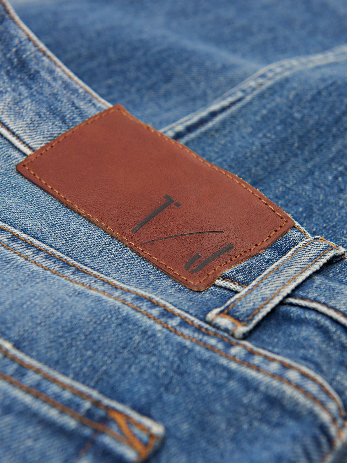 Pistolero Jeans in Dust blue from Tiger of Sweden Pistolero Jeans in Dust blue from Tiger of Sweden