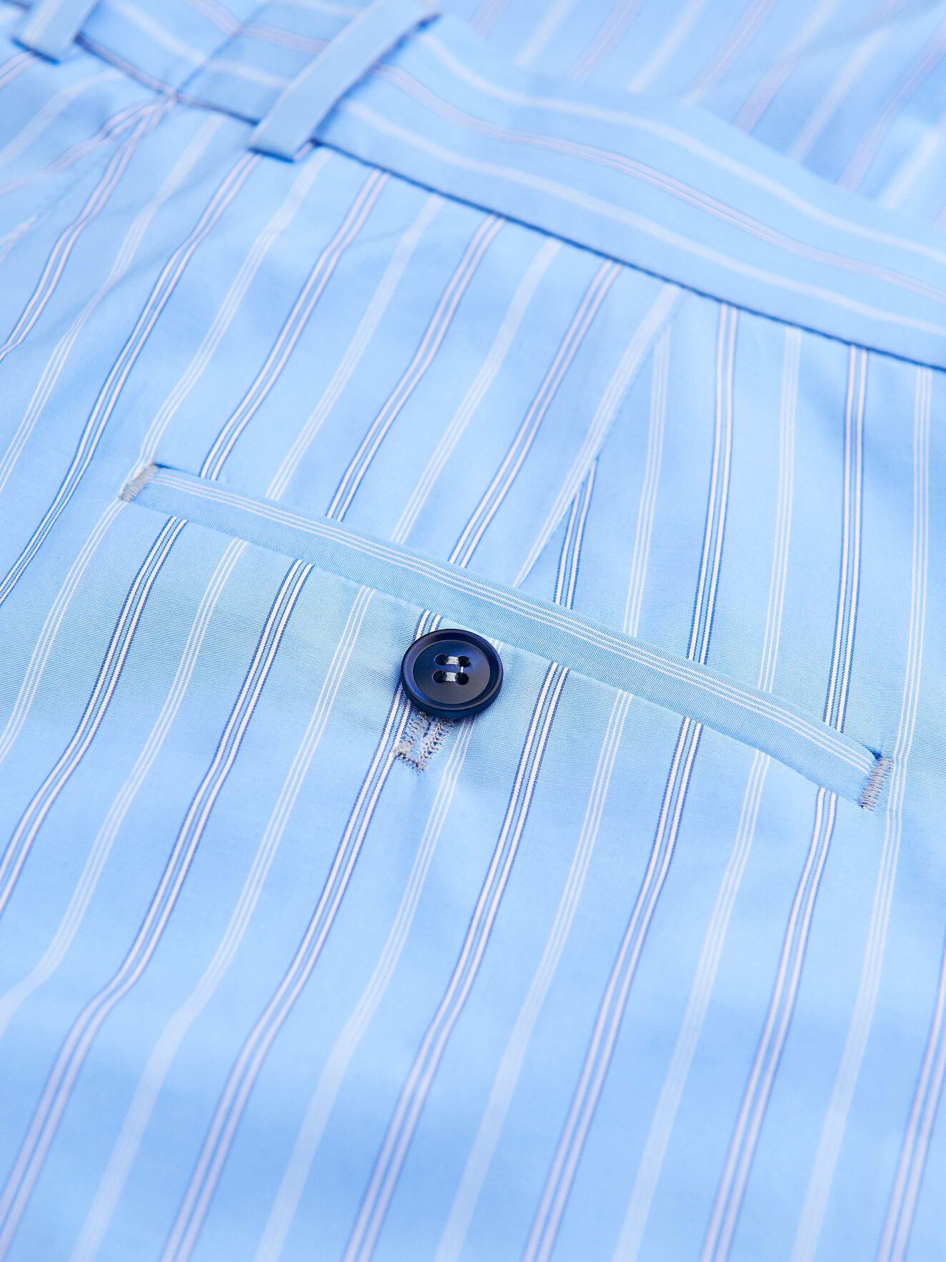 Rodez Trousers in Light blue from Tiger of Sweden Rodez Trousers in Light blue from Tiger of Sweden