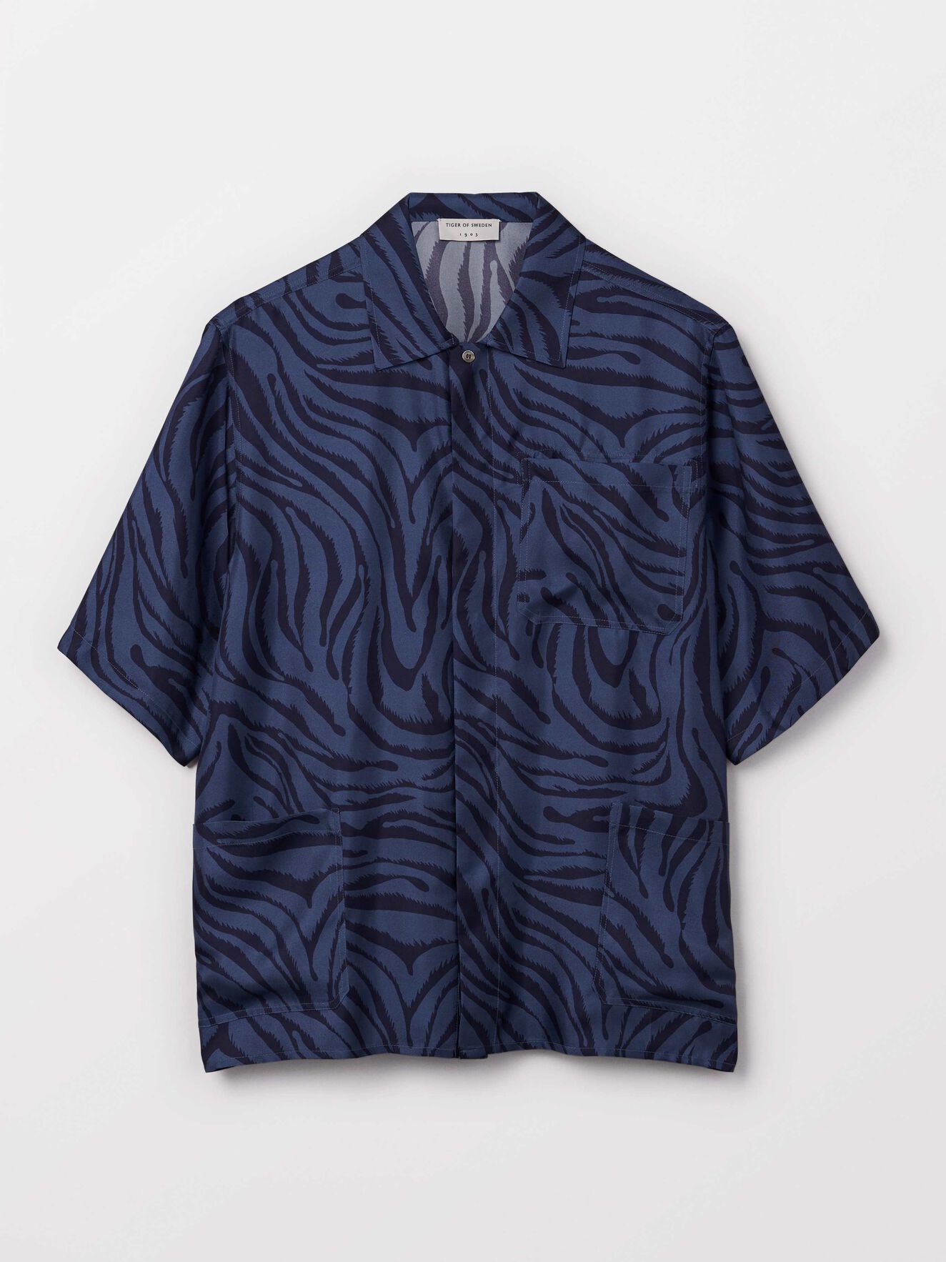 Flavian Hemd in Airy Blue from Tiger of Sweden Flavian Hemd in Airy Blue from Tiger of Sweden
