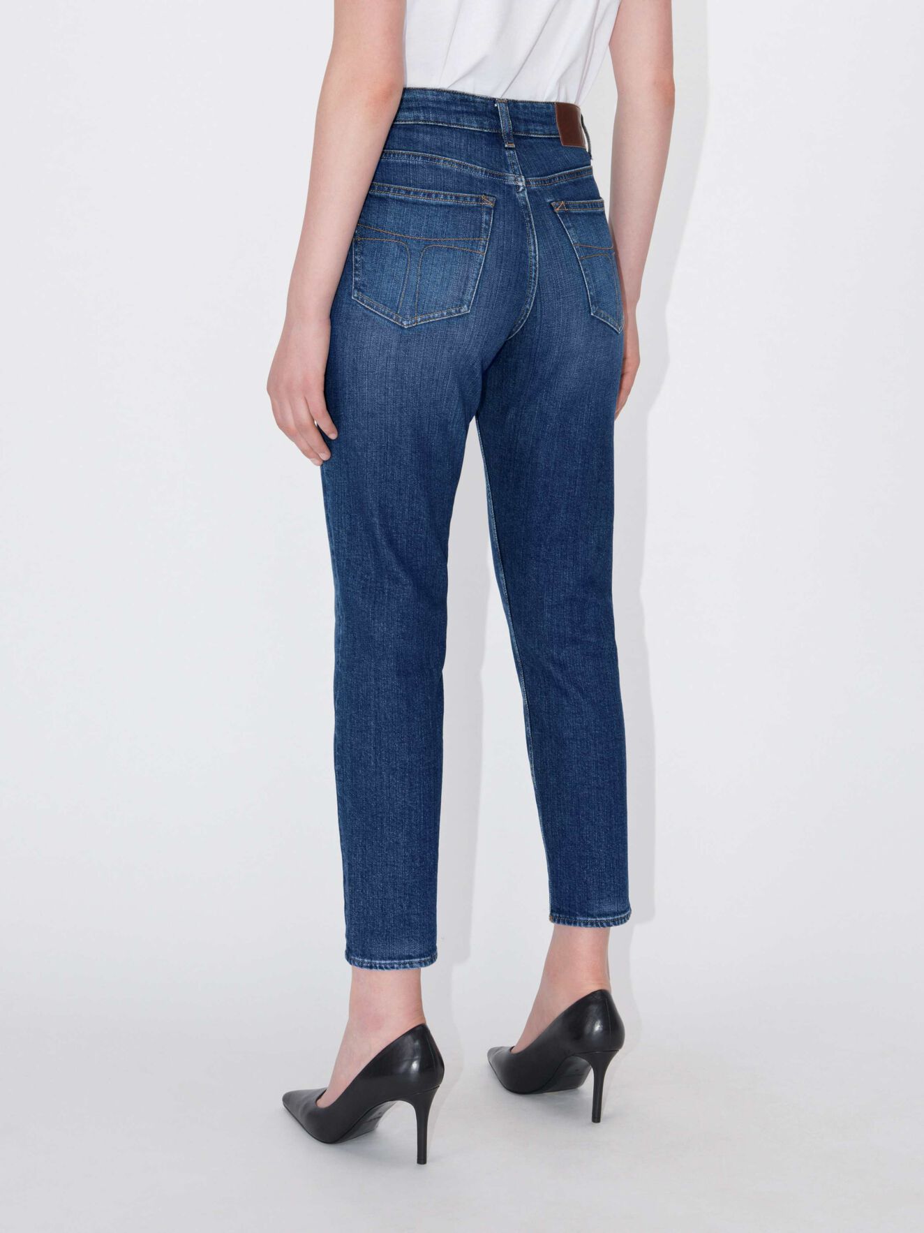Lea Jeans in Medium Blue from Tiger of Sweden Lea Jeans in Medium Blue from Tiger of Sweden