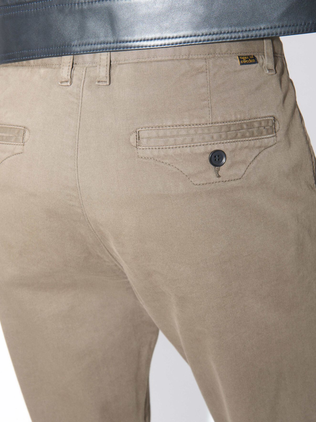 River Trousers in Timber Brown from Tiger of Sweden River Trousers in Timber Brown from Tiger of Sweden