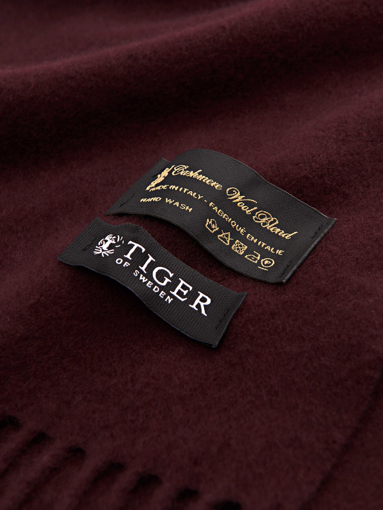 Sullan Schal in Noon Plum from Tiger of Sweden Sullan Schal in Noon Plum from Tiger of Sweden