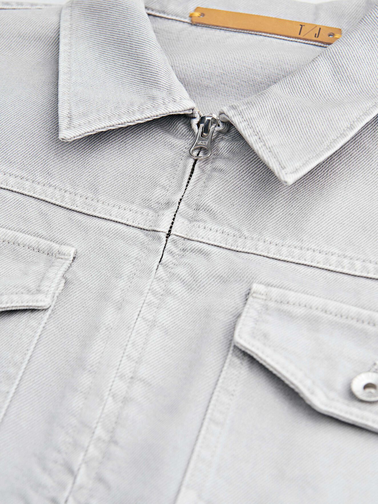 Crust Jacke in Ice Grey from Tiger of Sweden Crust Jacke in Ice Grey from Tiger of Sweden
