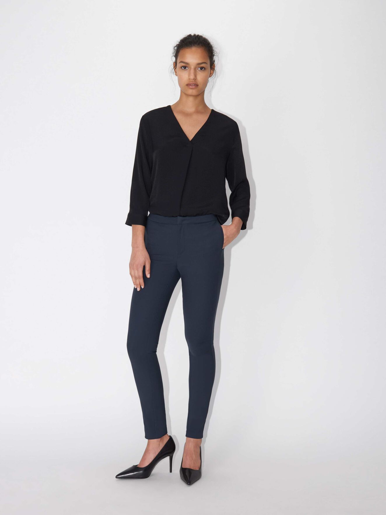 Cristin Hose in Midnight Blue from Tiger of Sweden Cristin Hose in Midnight Blue from Tiger of Sweden