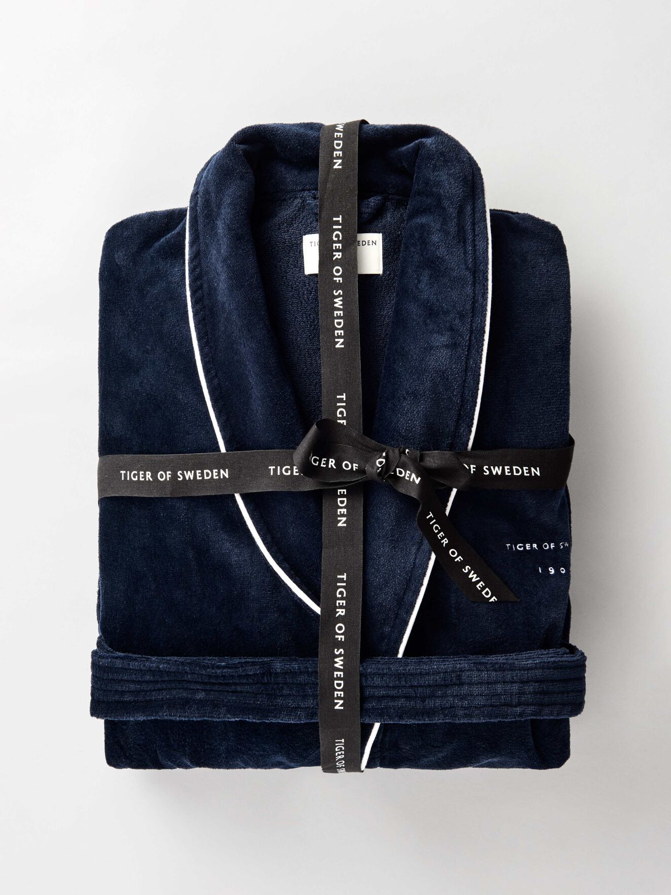 Eiden Bathrobe in Dark Jeans Blue from Tiger of Sweden Eiden Bathrobe in Dark Jeans Blue from Tiger of Sweden