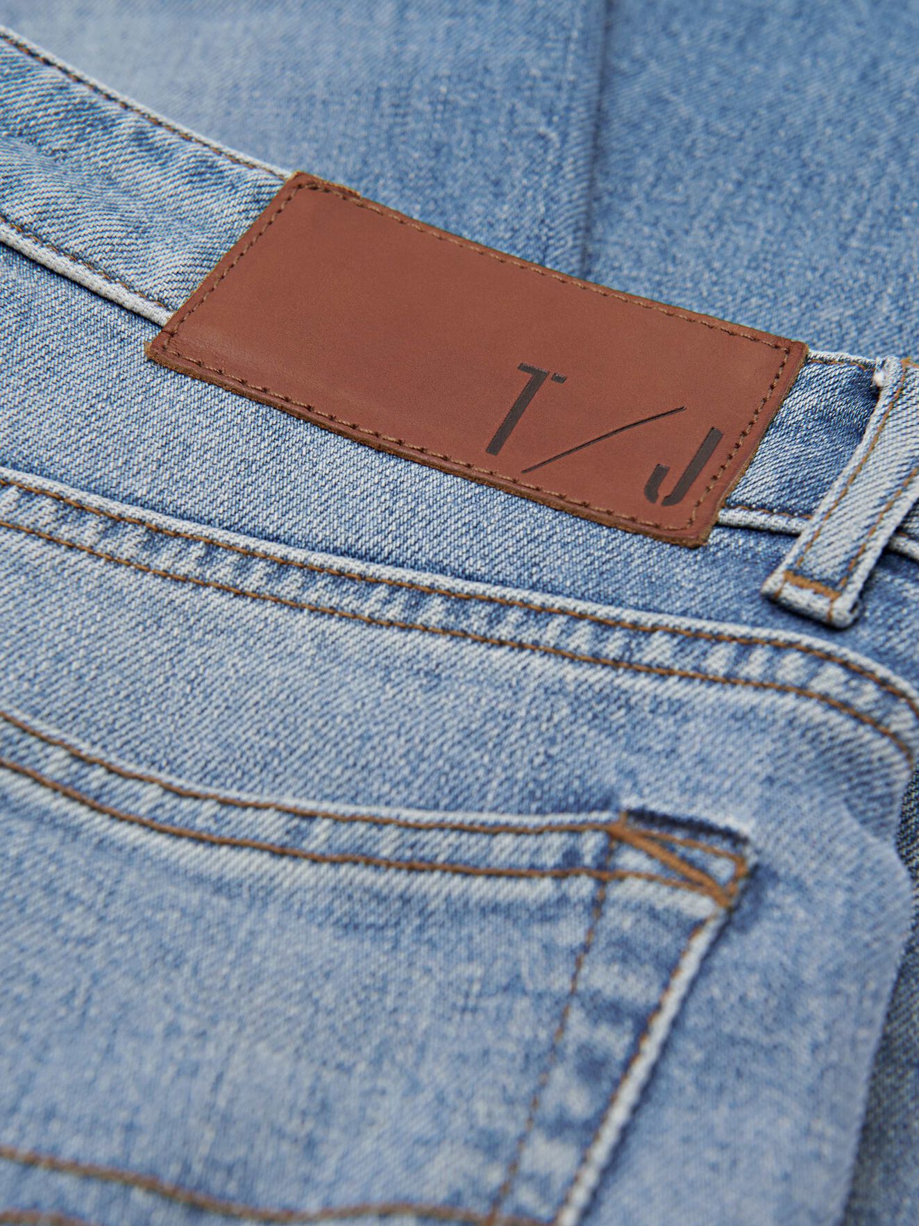 Lea jeans in Light blue from Tiger of Sweden Lea jeans in Light blue from Tiger of Sweden