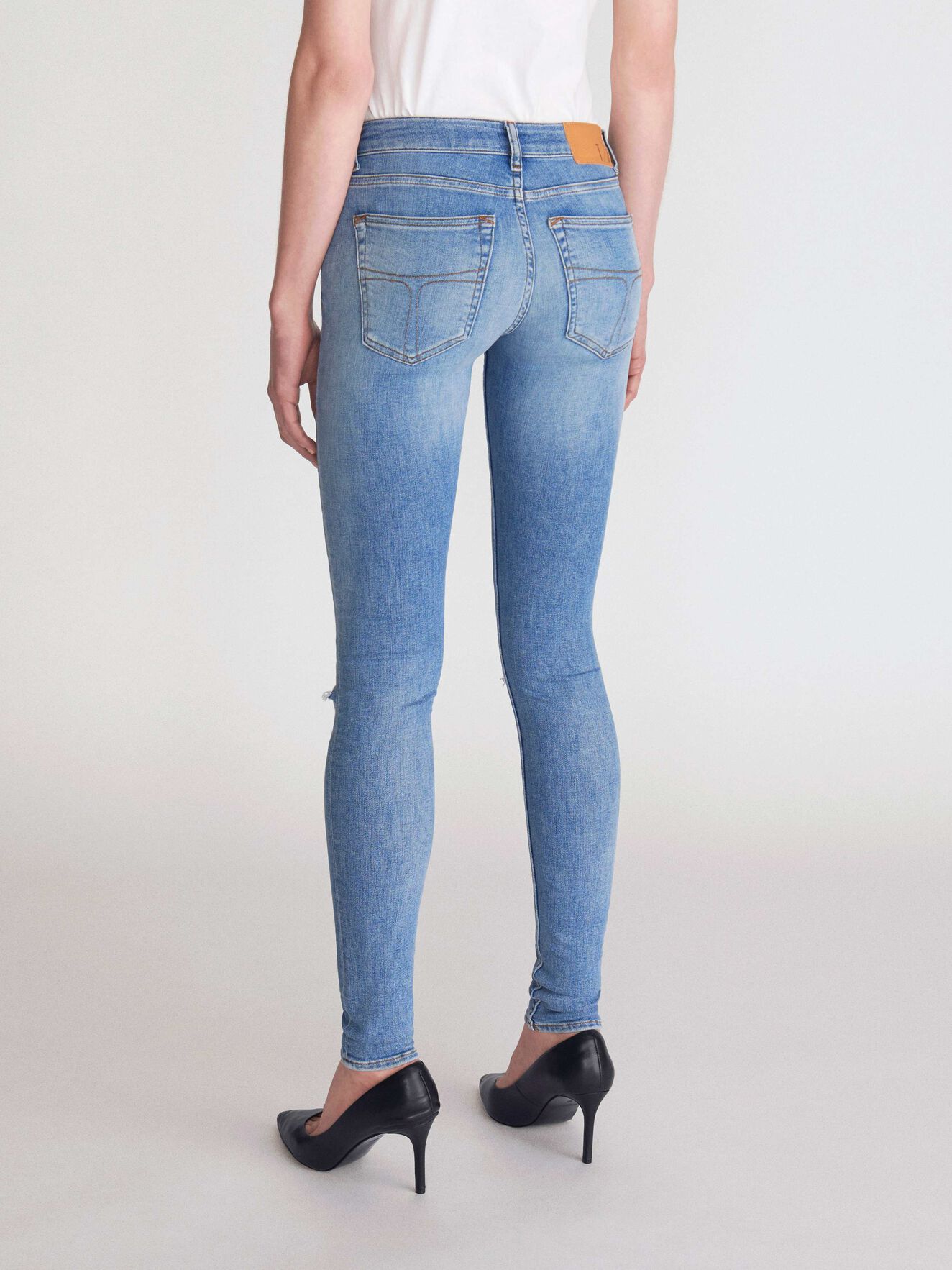 Slender Jeans in Light blue from Tiger of Sweden Slender Jeans in Light blue from Tiger of Sweden