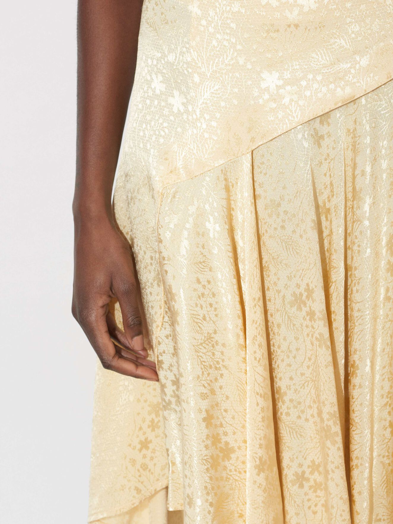 Violot Skirt in Light sun from Tiger of Sweden Violot Skirt in Light sun from Tiger of Sweden