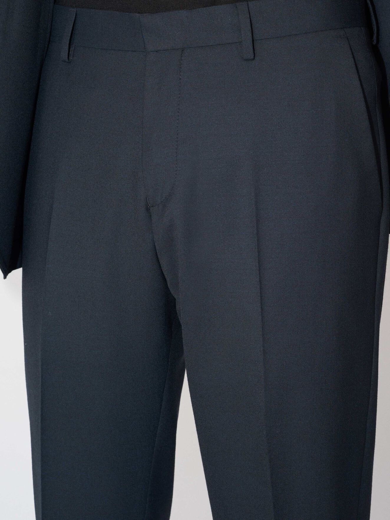 Cone Trousers in Midnight blue from Tiger of Sweden Cone Trousers in Midnight blue from Tiger of Sweden