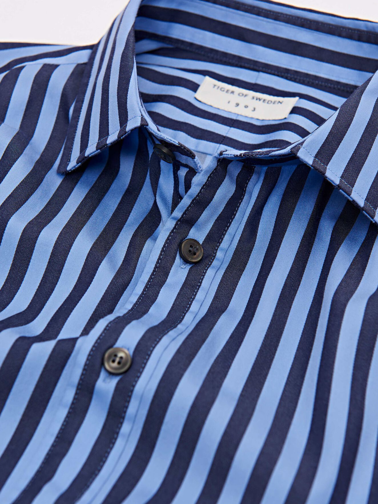 Fridolf Hemd in Light blue from Tiger of Sweden Fridolf Hemd in Light blue from Tiger of Sweden