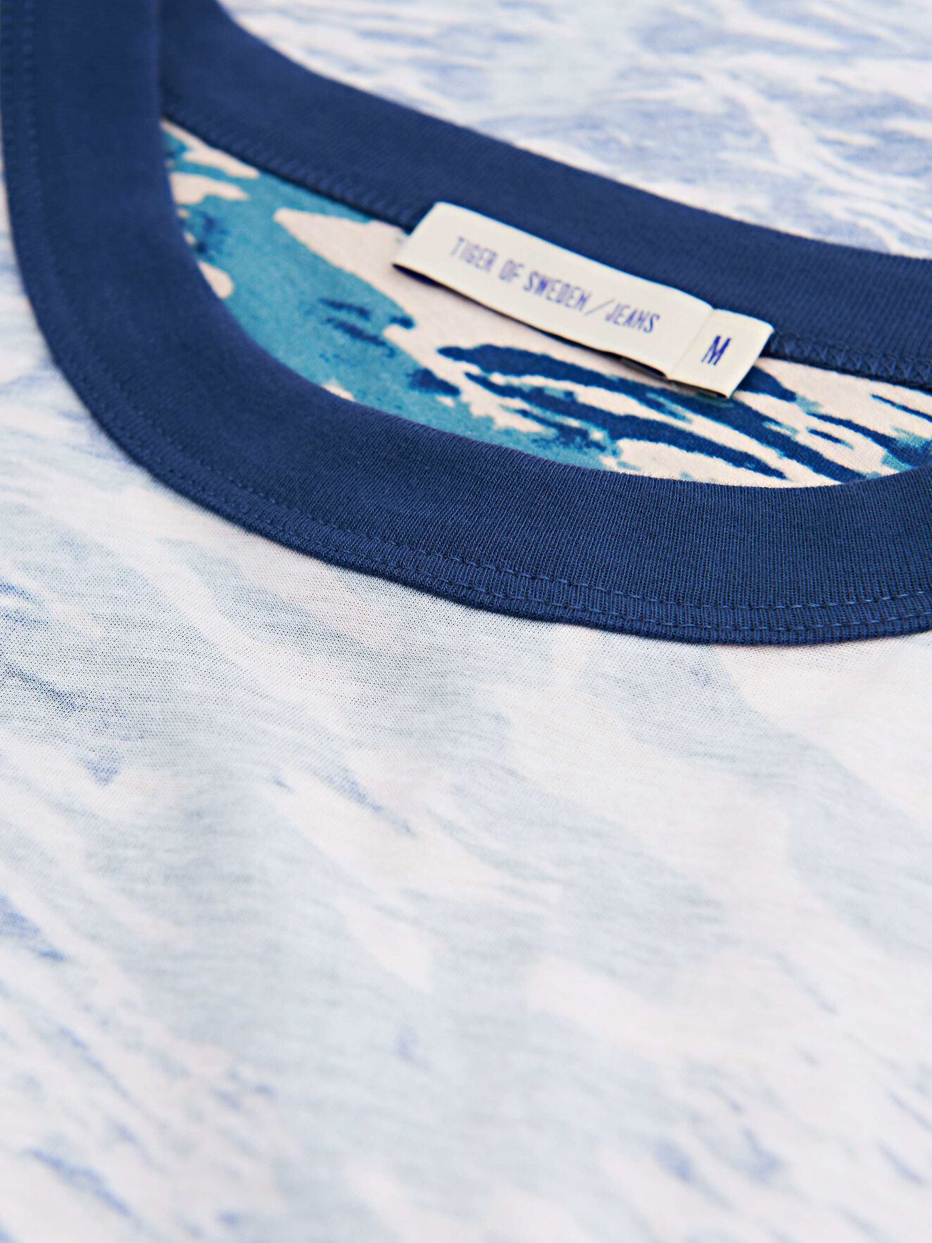 T-shirt Floop rev in Print from Tiger of Sweden T-shirt Floop rev in Print from Tiger of Sweden
