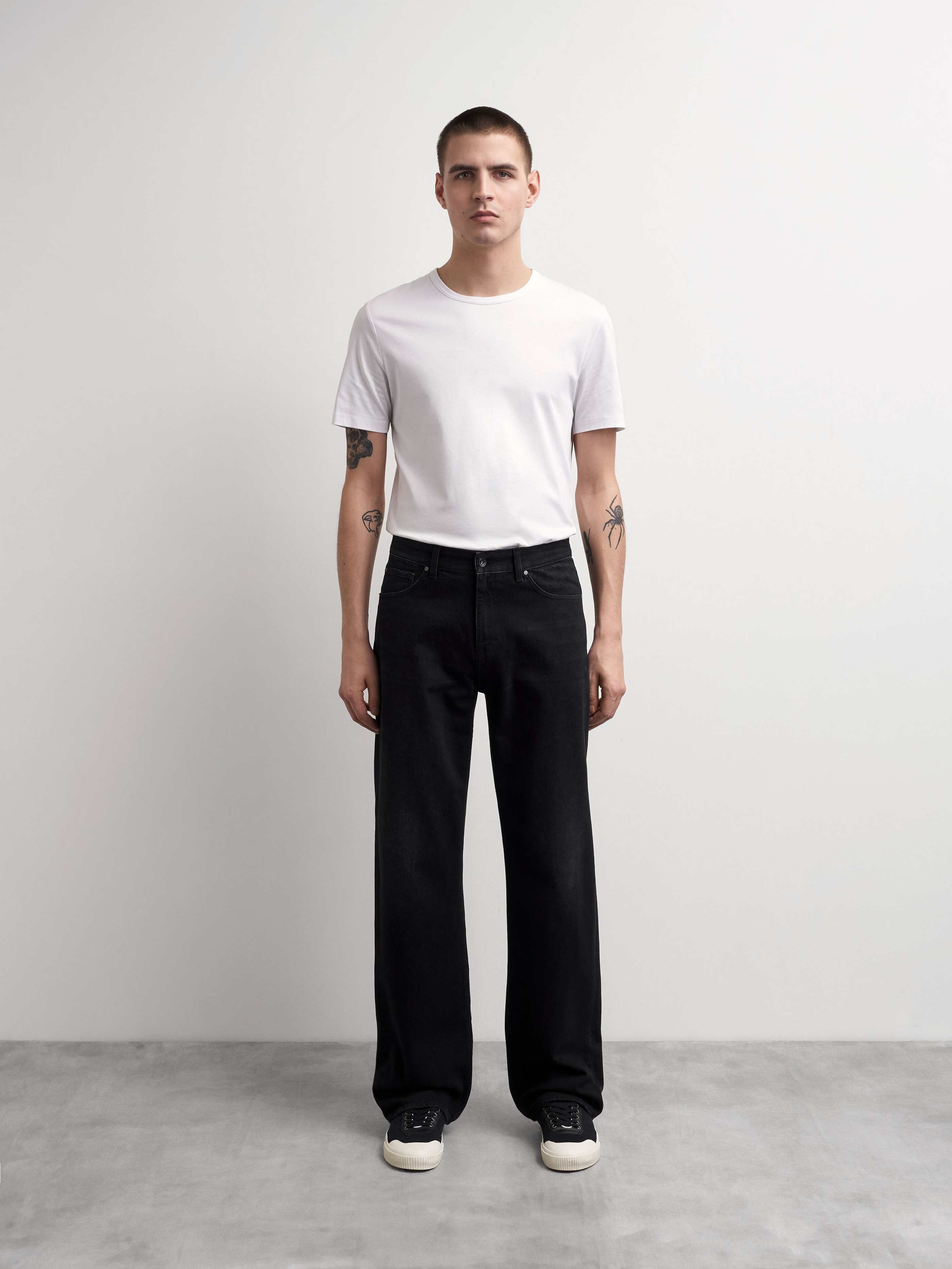 Shop jeans online at Tiger of Sweden