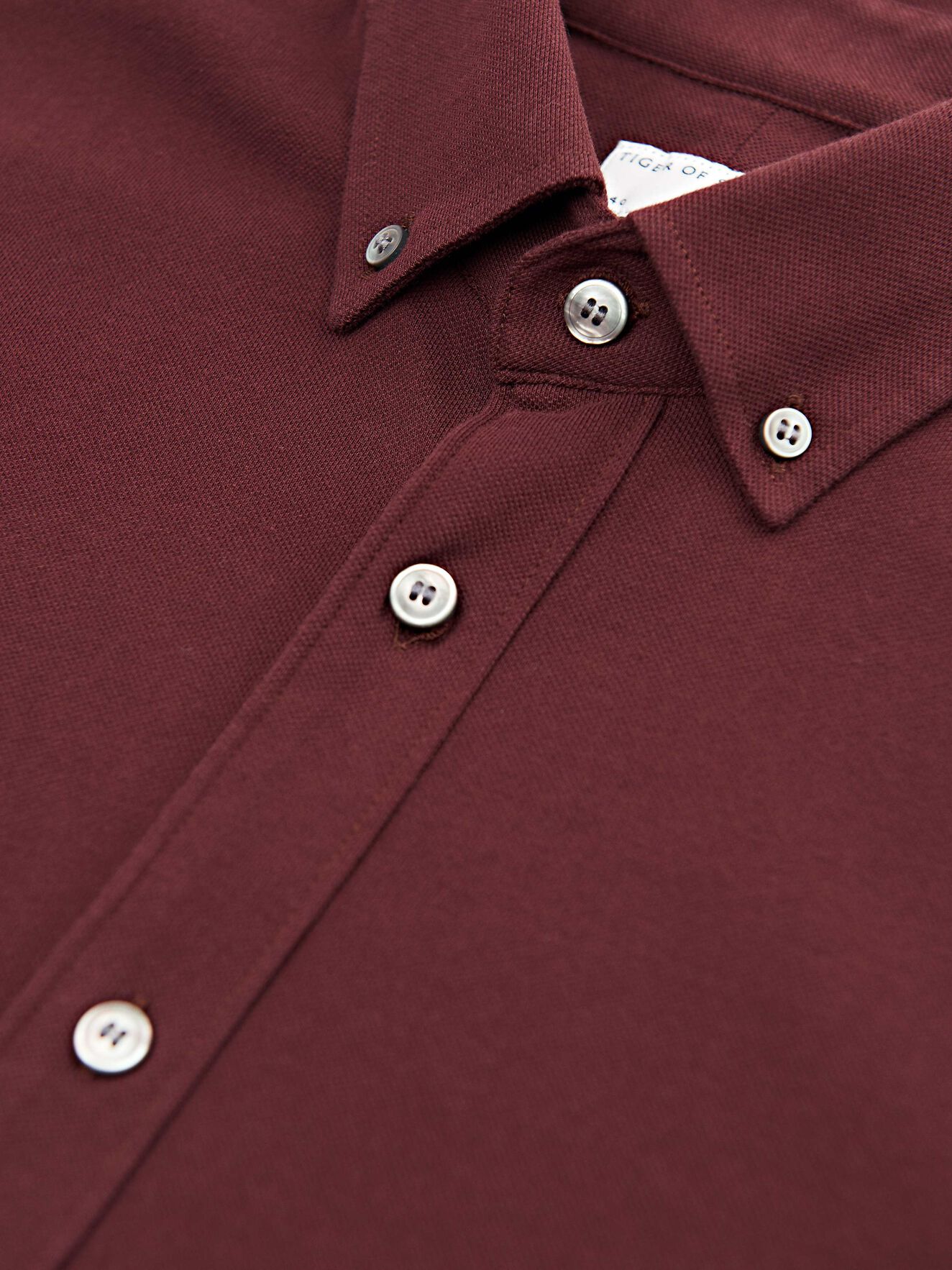 Fenald Hemd in Regal Red from Tiger of Sweden Fenald Hemd in Regal Red from Tiger of Sweden