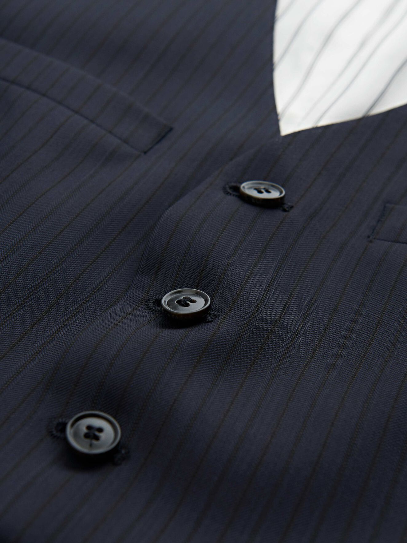 Wolmer Weste in Midnight blue from Tiger of Sweden Wolmer Weste in Midnight blue from Tiger of Sweden