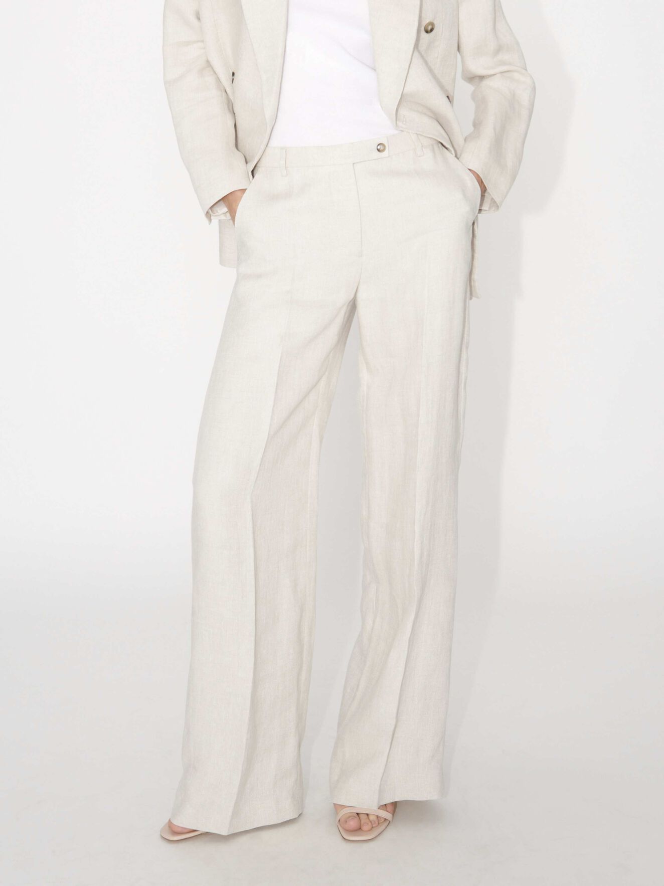 Silene Trousers in Tehina from Tiger of Sweden Silene Trousers in Tehina from Tiger of Sweden