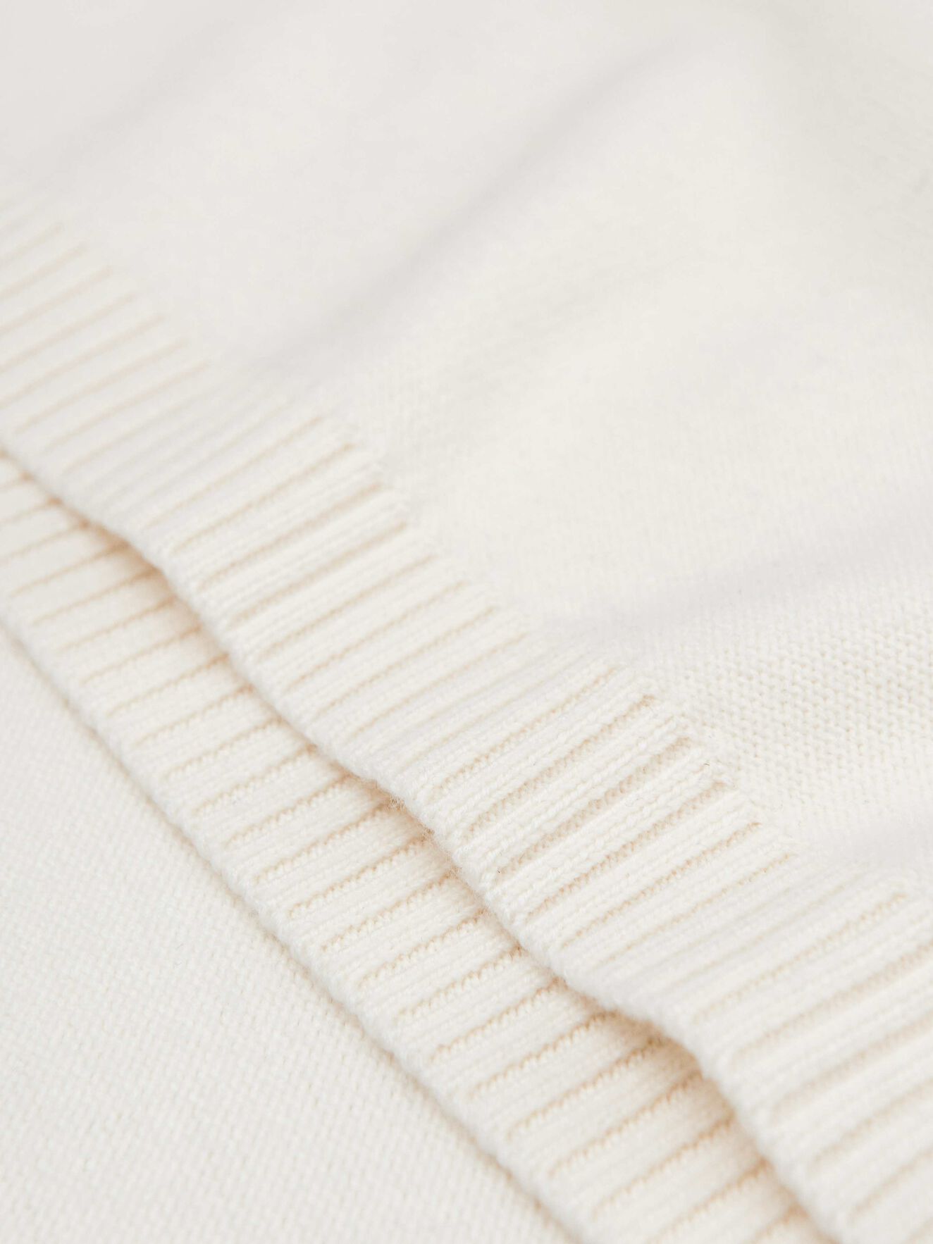 Solves Pullover in Gardenia from Tiger of Sweden Solves Pullover in Gardenia from Tiger of Sweden