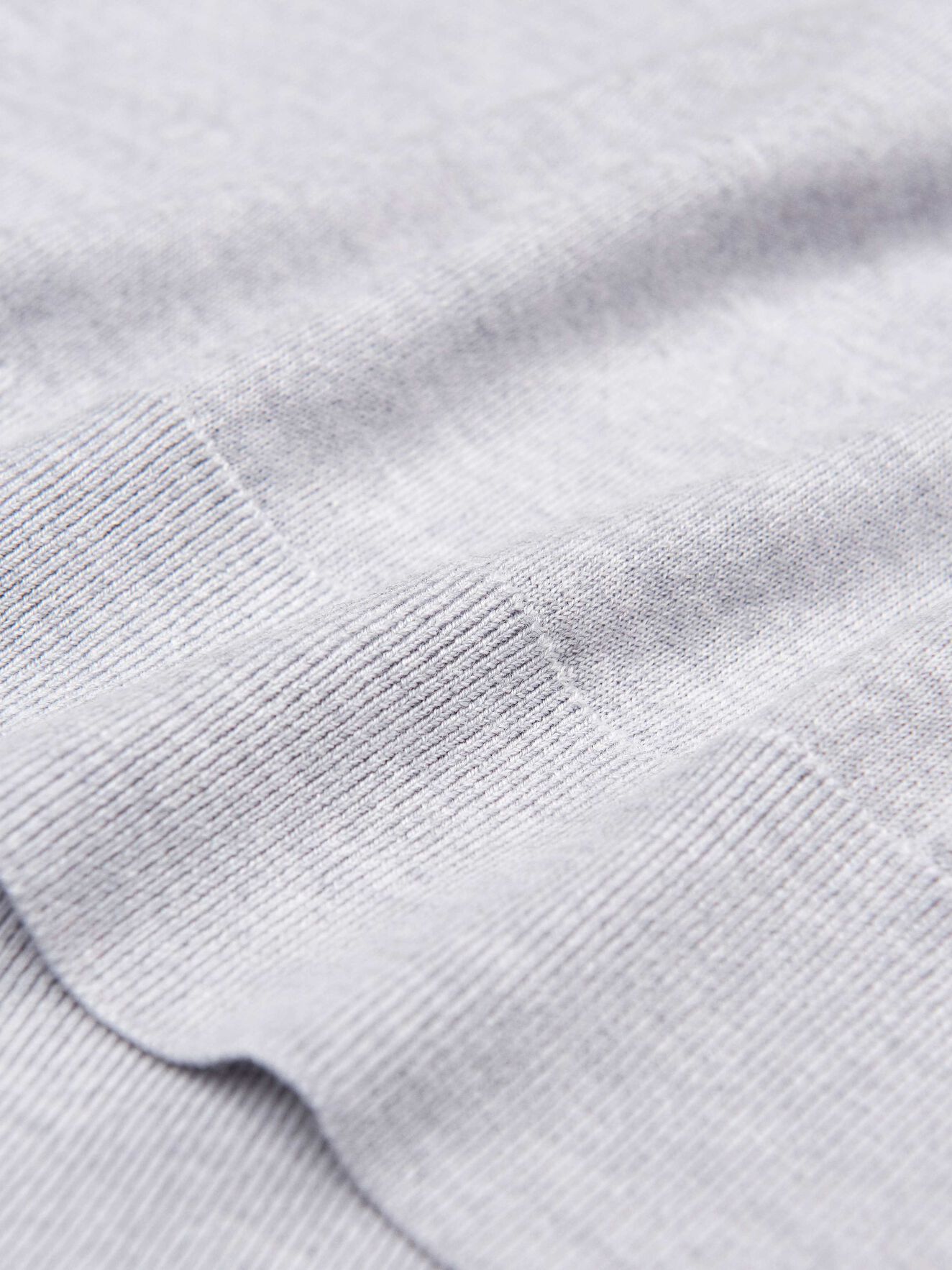 Nevile Pullover in Light grey melange from Tiger of Sweden Nevile Pullover in Light grey melange from Tiger of Sweden