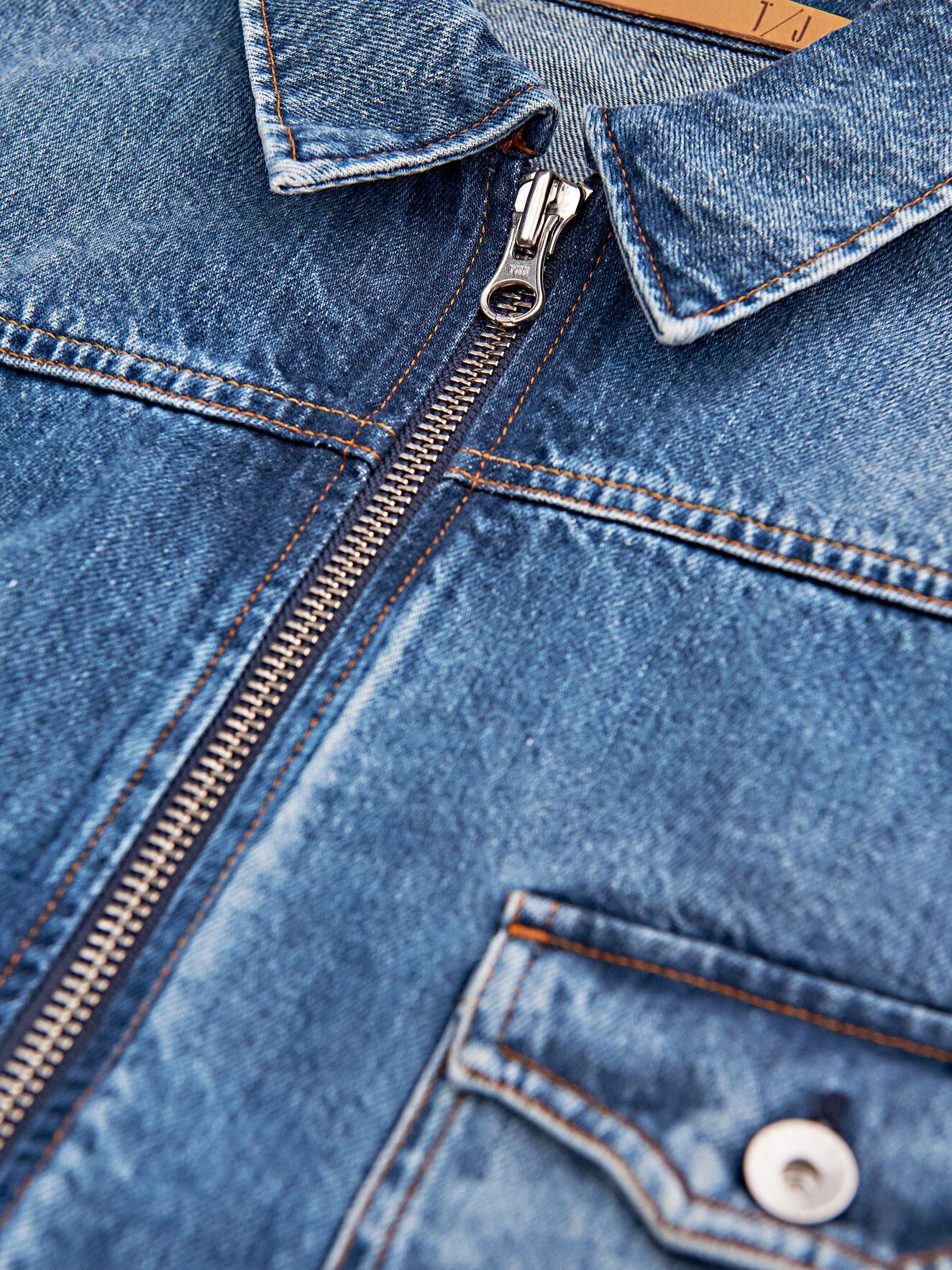 Blouson Ry Zip in Dust blue from Tiger of Sweden Blouson Ry Zip in Dust blue from Tiger of Sweden