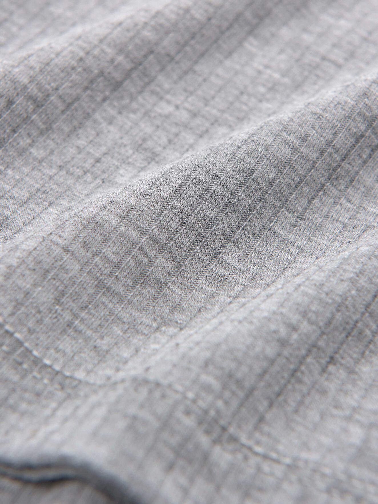 Violent T-Shirt in Med Grey Mel from Tiger of Sweden Violent T-Shirt in Med Grey Mel from Tiger of Sweden