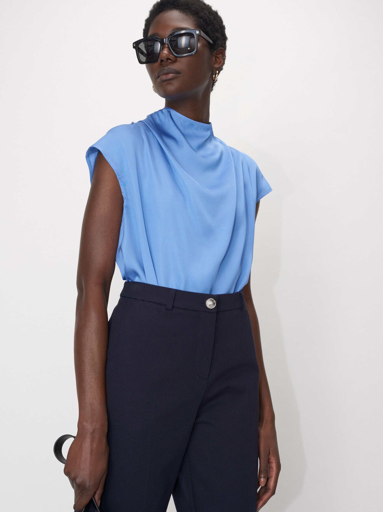 Pesaro Trousers in Midnight blue from Tiger of Sweden Pesaro Trousers in Midnight blue from Tiger of Sweden