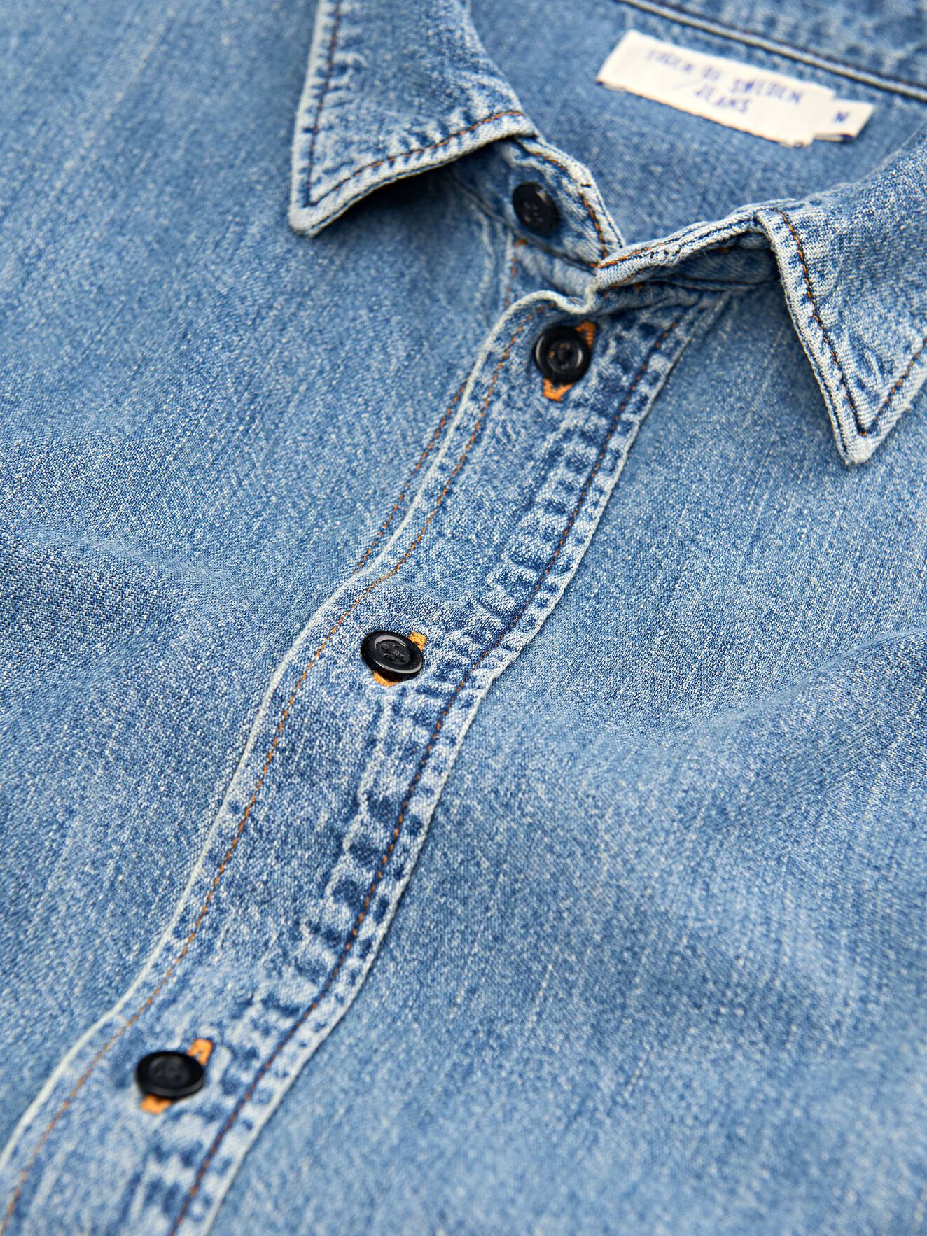 Pure Np Hemd in Medium Blue from Tiger of Sweden Pure Np Hemd in Medium Blue from Tiger of Sweden