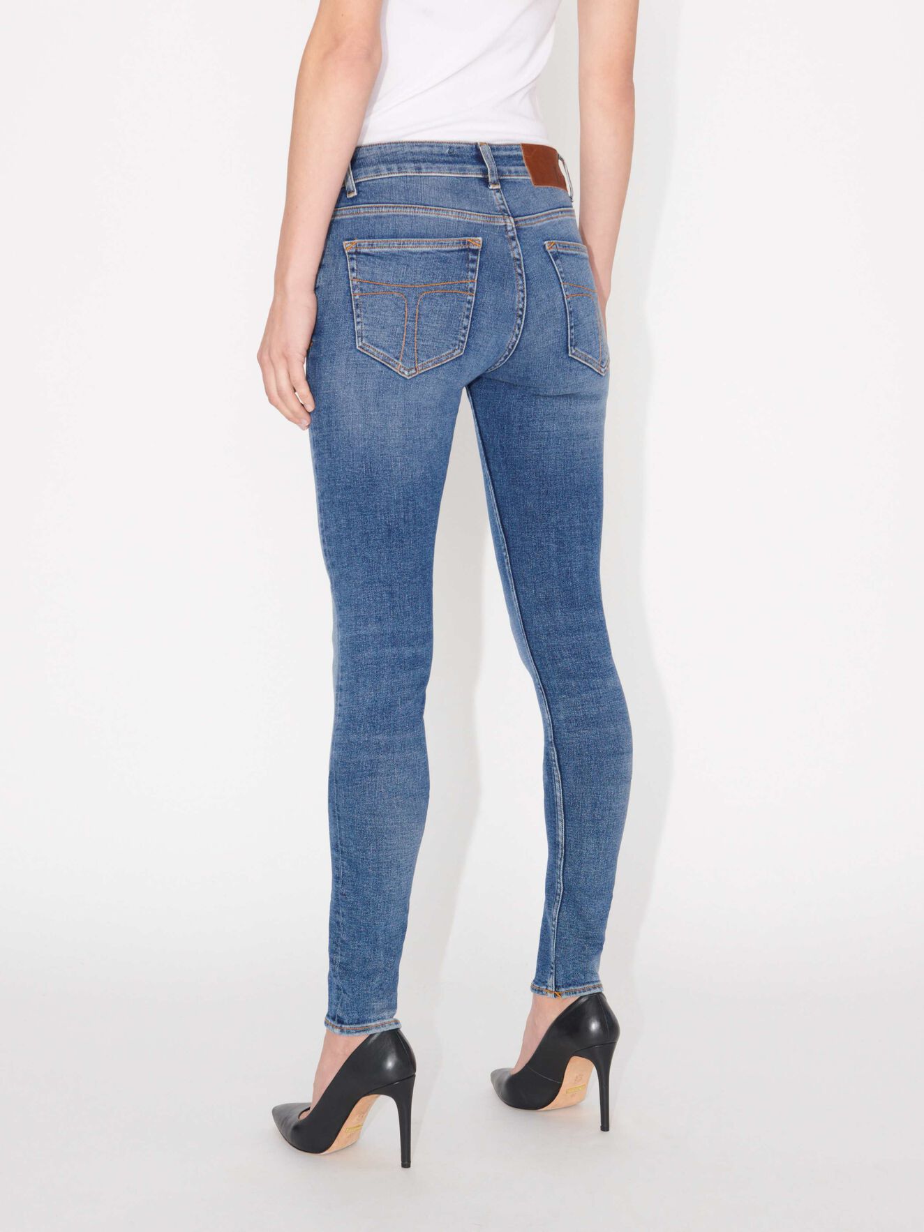 Slight Jeans in Dust blue from Tiger of Sweden Slight Jeans in Dust blue from Tiger of Sweden