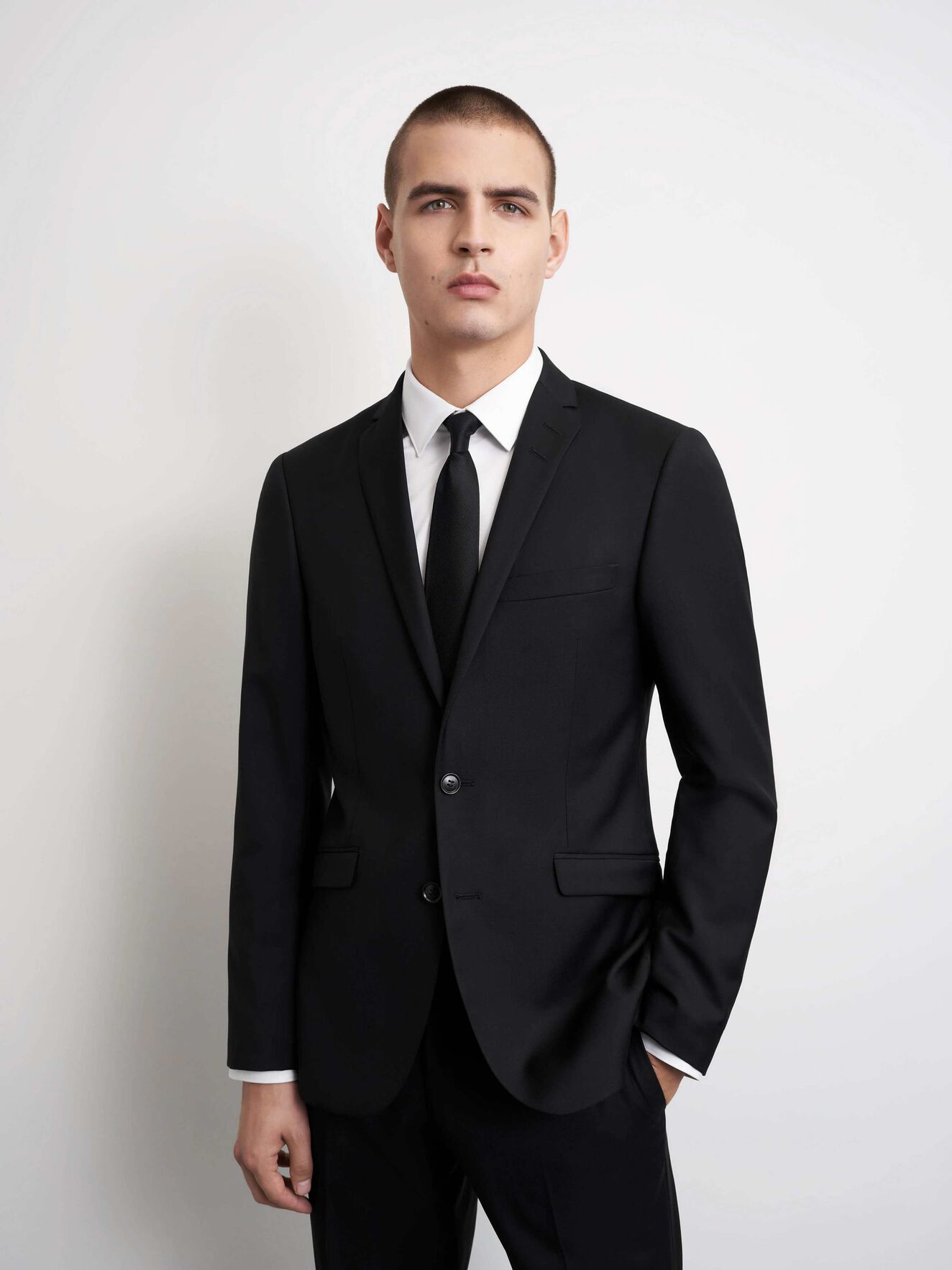 Jarrie Blazer (Short Size) in Black from Tiger of Sweden Jarrie Blazer (Short Size) in Black from Tiger of Sweden