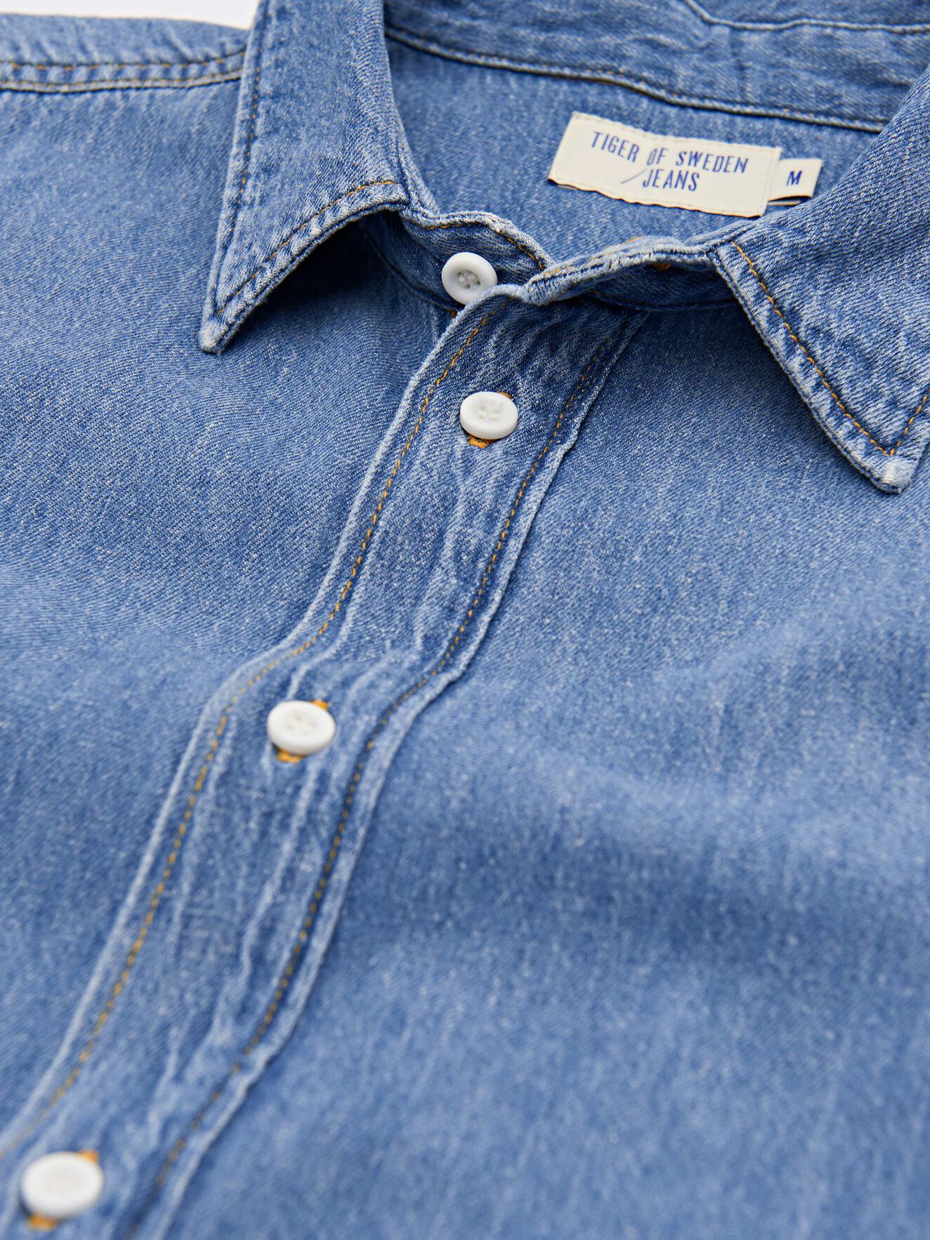 Pure Np Hemd in Light blue from Tiger of Sweden Pure Np Hemd in Light blue from Tiger of Sweden