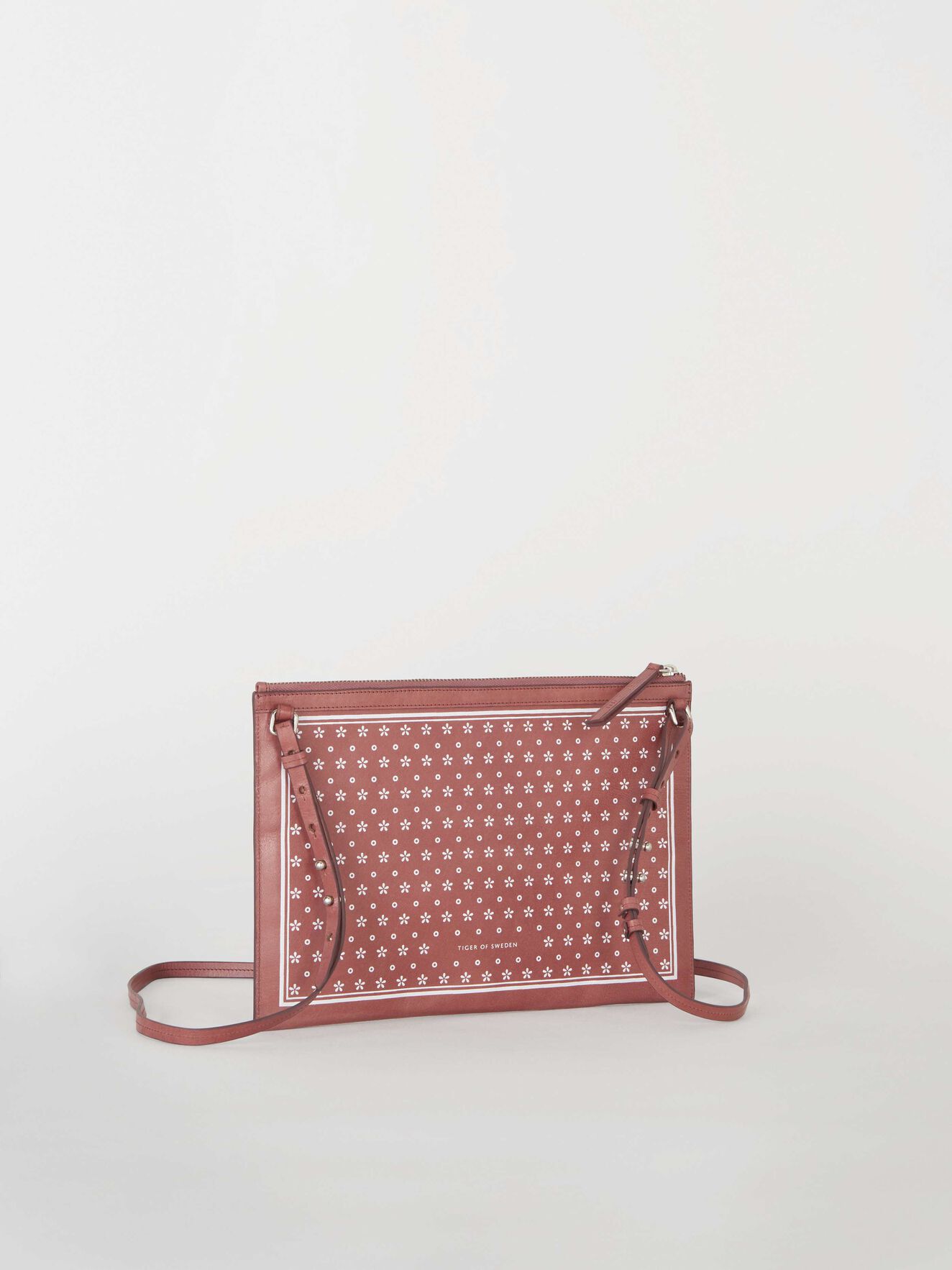 Flogrentia Tasche in Mellow Mulberry from Tiger of Sweden Flogrentia Tasche in Mellow Mulberry from Tiger of Sweden