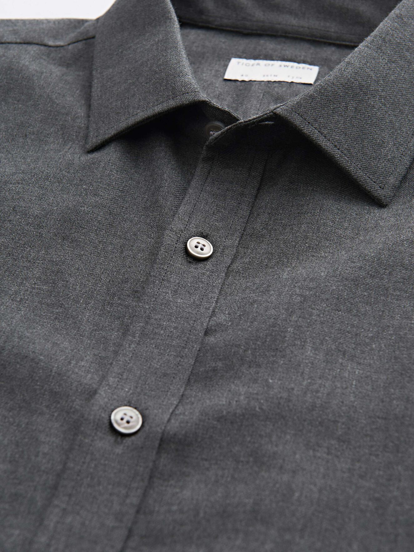 Chemise Fridolf in Med Grey Mel from Tiger of Sweden Chemise Fridolf in Med Grey Mel from Tiger of Sweden