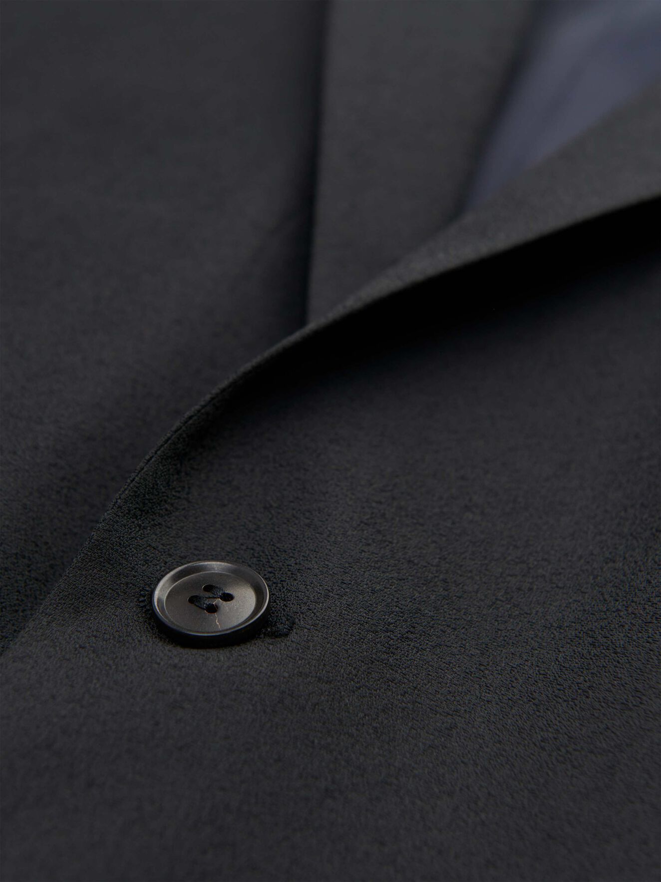 S.2018 Suit in Black from Tiger of Sweden S.2018 Suit in Black from Tiger of Sweden