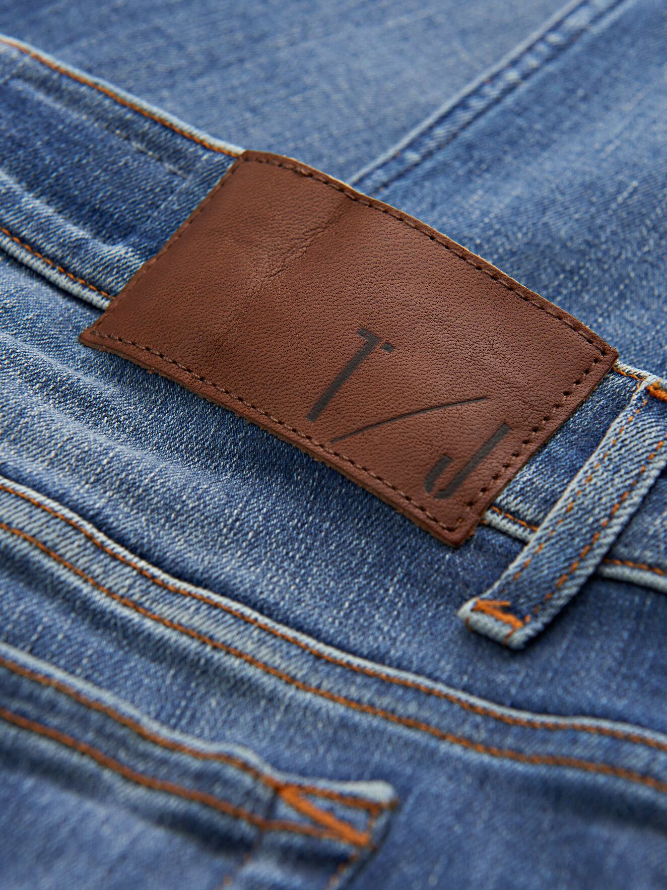 Slim Jeans in Dust blue from Tiger of Sweden Slim Jeans in Dust blue from Tiger of Sweden