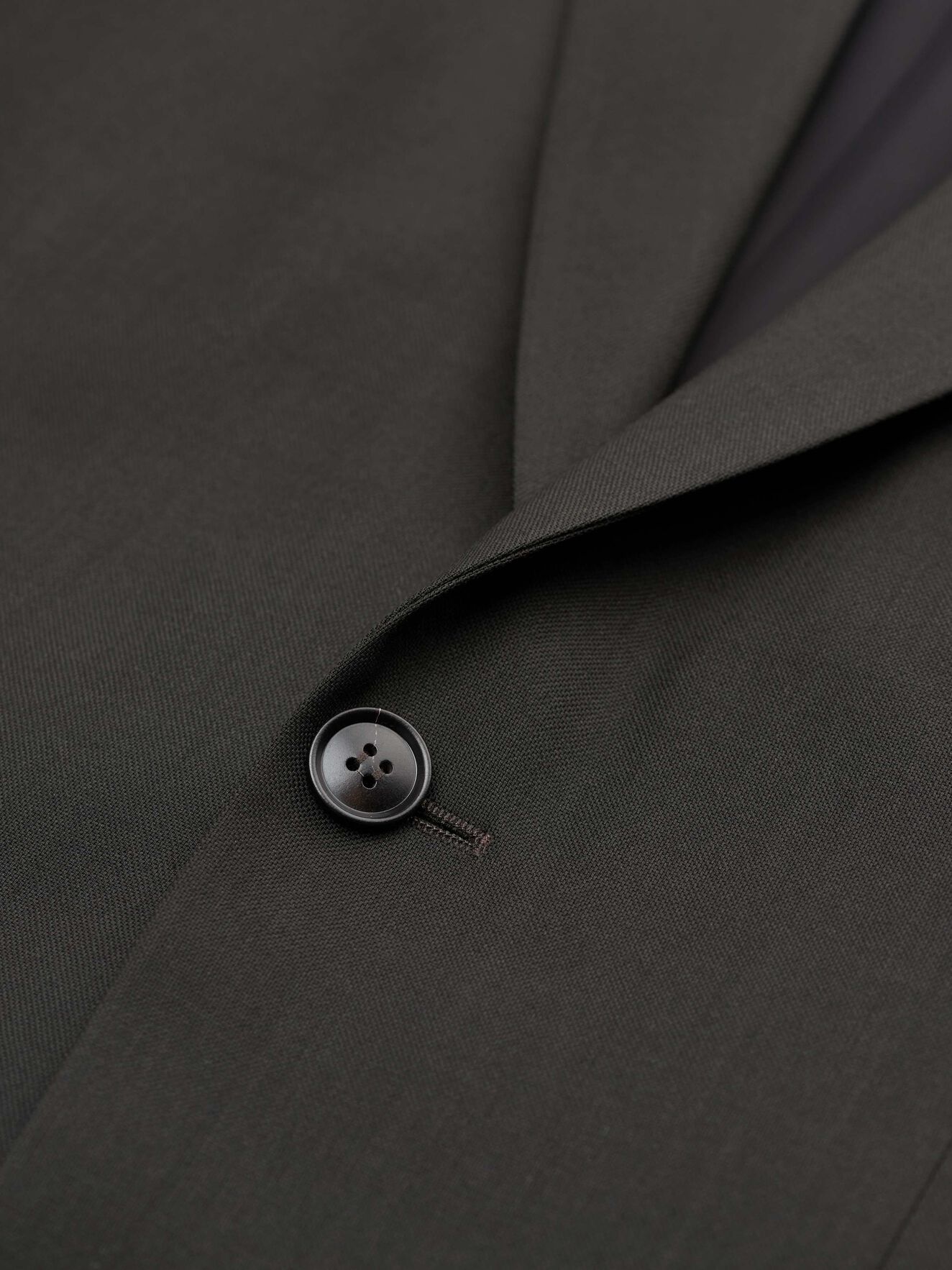 S.Jamonte Suit in Black Green from Tiger of Sweden S.Jamonte Suit in Black Green from Tiger of Sweden