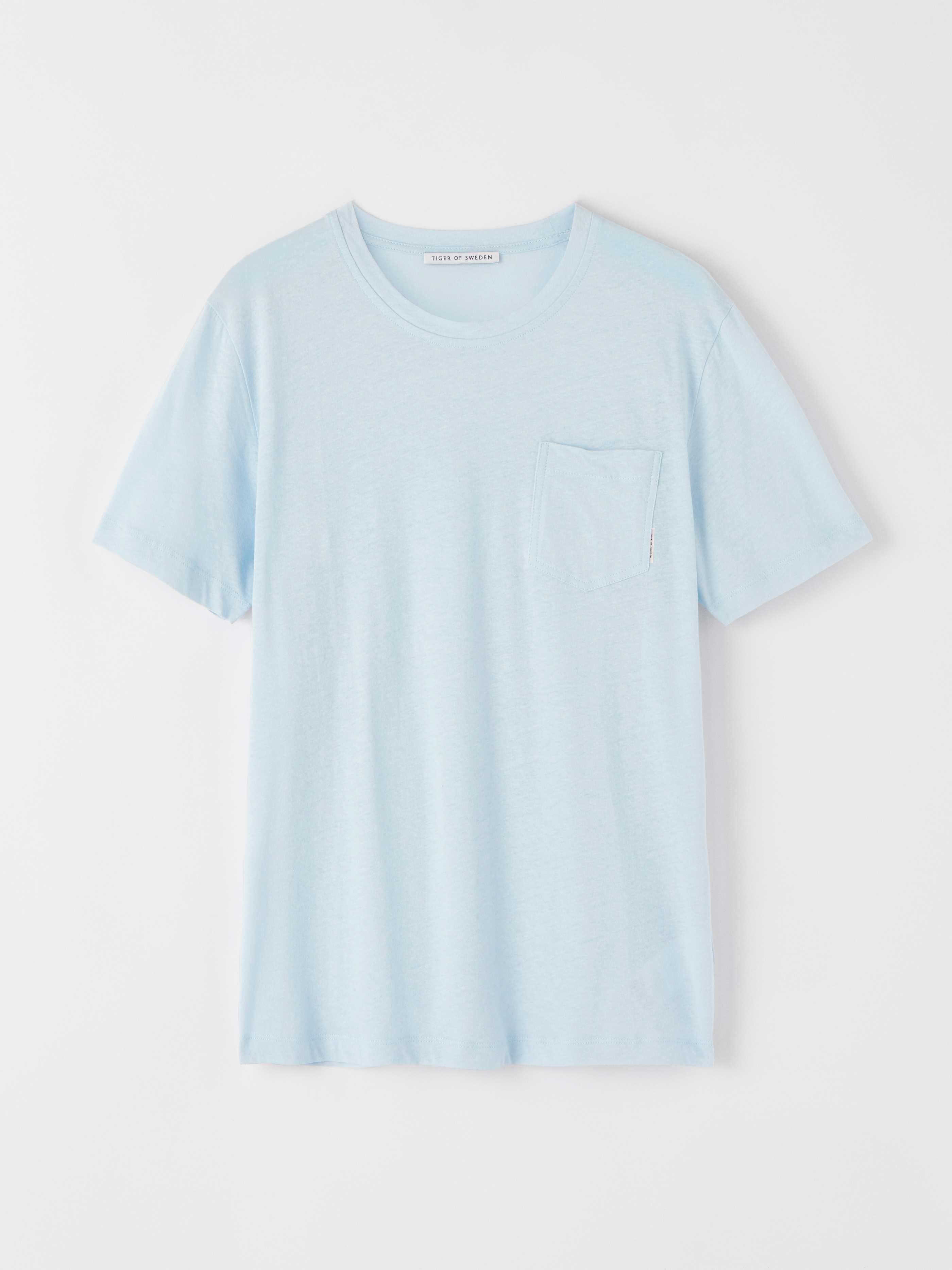 Didelot L T shirt Buy T shirts online Tiger of Sweden DIDELOT - T-shirts - pastelblue