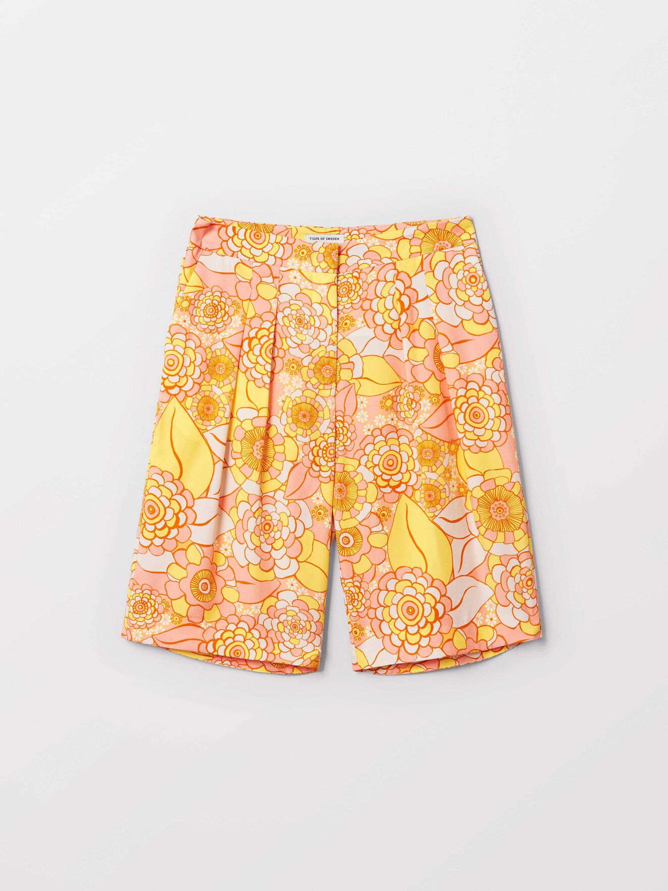 Nopal P Shorts in Print from Tiger of Sweden Nopal P Shorts in Print from Tiger of Sweden