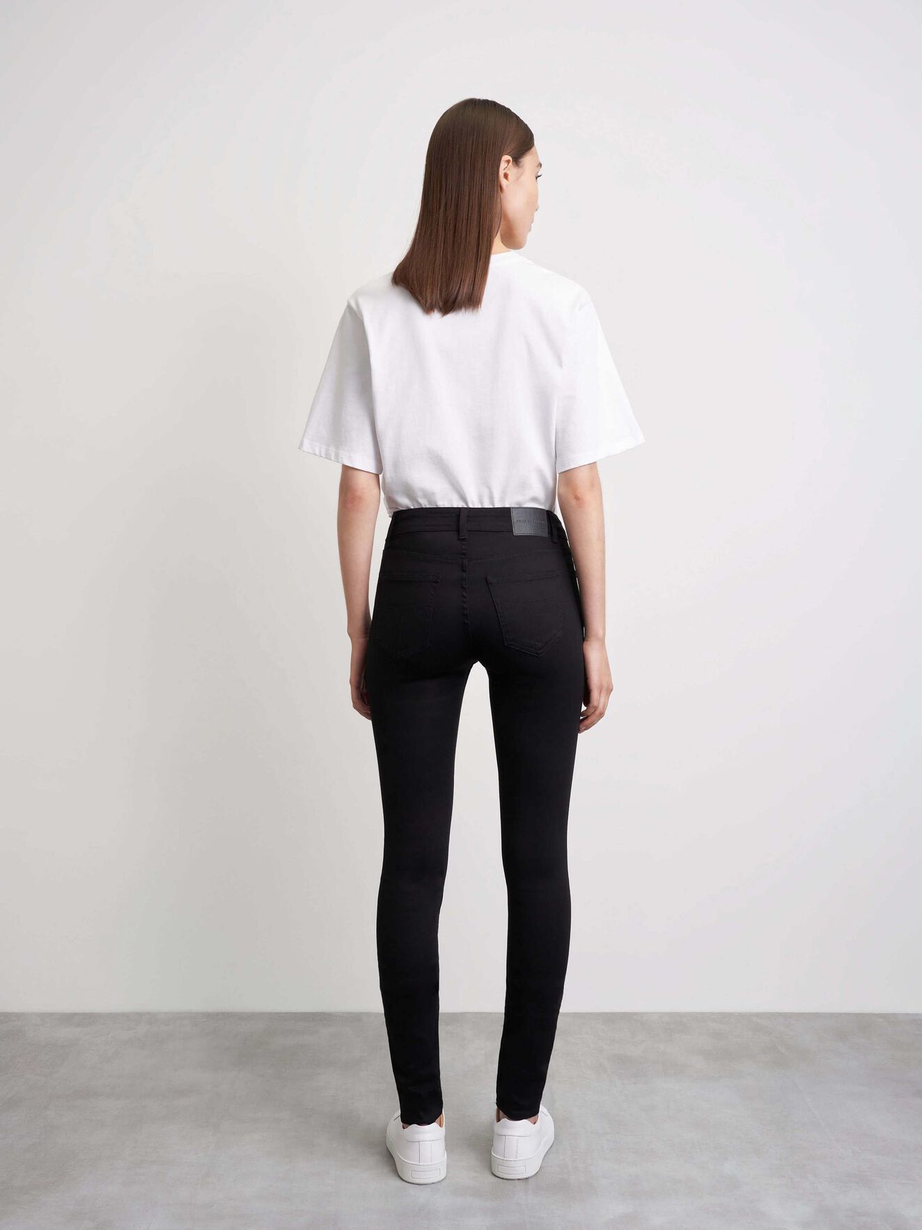 Slight Jeans in Black from Tiger of Sweden Slight Jeans in Black from Tiger of Sweden