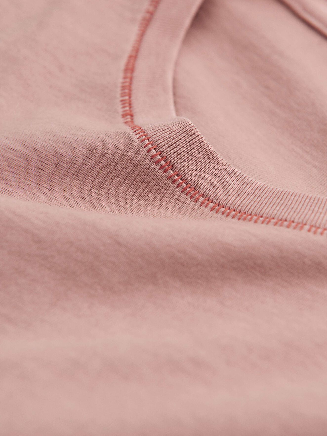 Nice T-Shirt in Rose Tan from Tiger of Sweden Nice T-Shirt in Rose Tan from Tiger of Sweden
