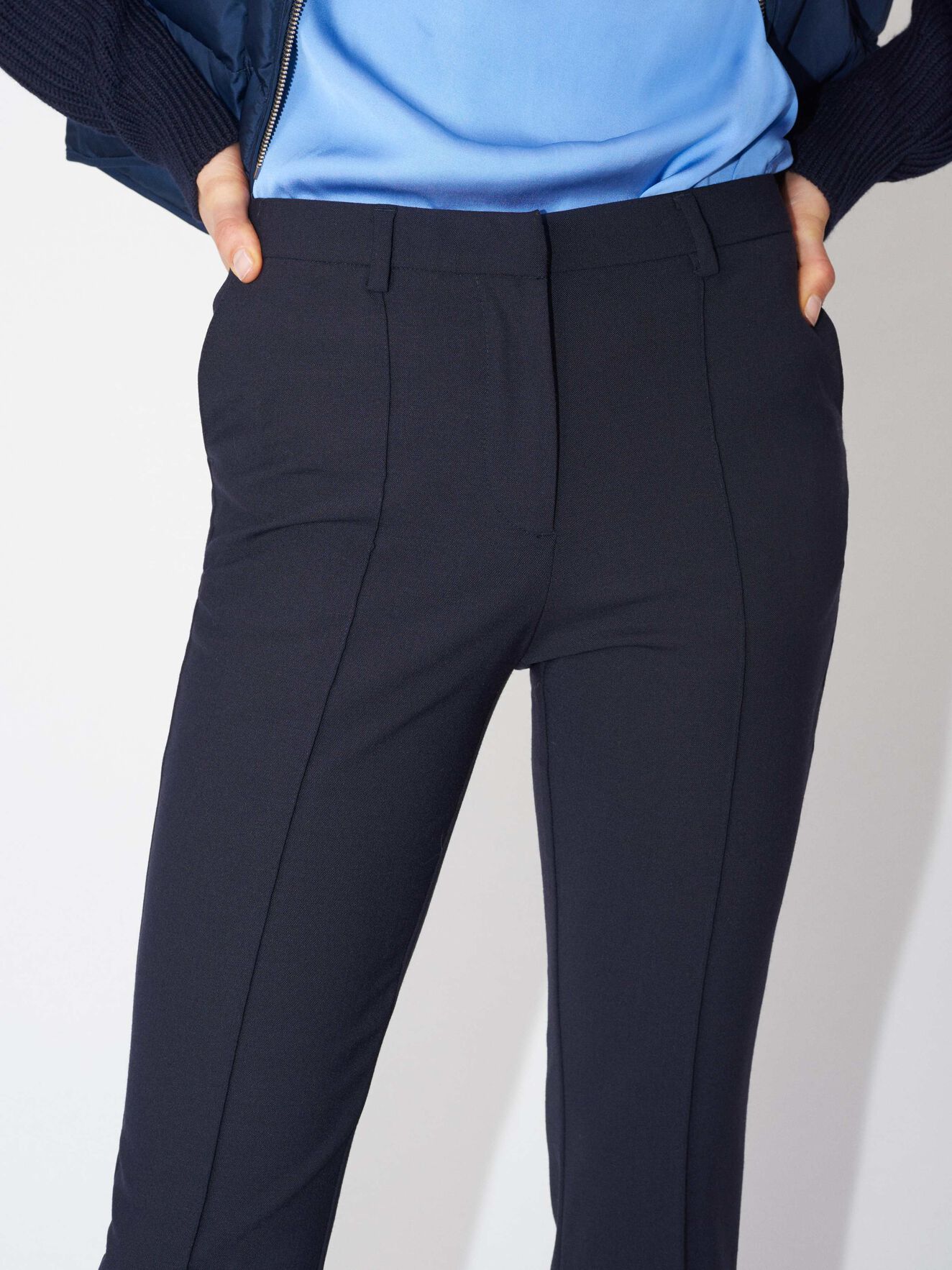 Bari W Trousers in Midnight blue from Tiger of Sweden Bari W Trousers in Midnight blue from Tiger of Sweden
