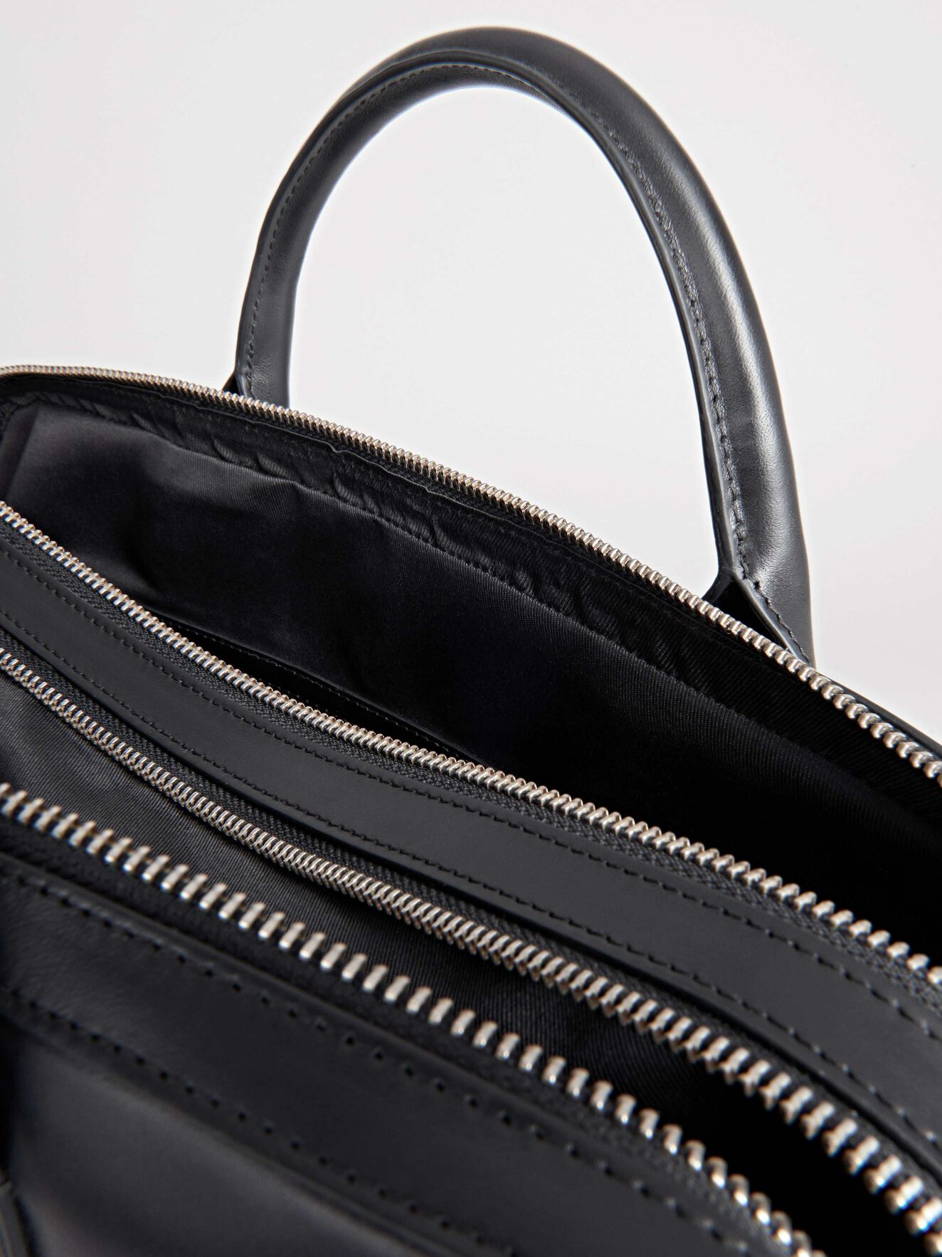 Blumen Computertasche in Black from Tiger of Sweden Blumen Computertasche in Black from Tiger of Sweden