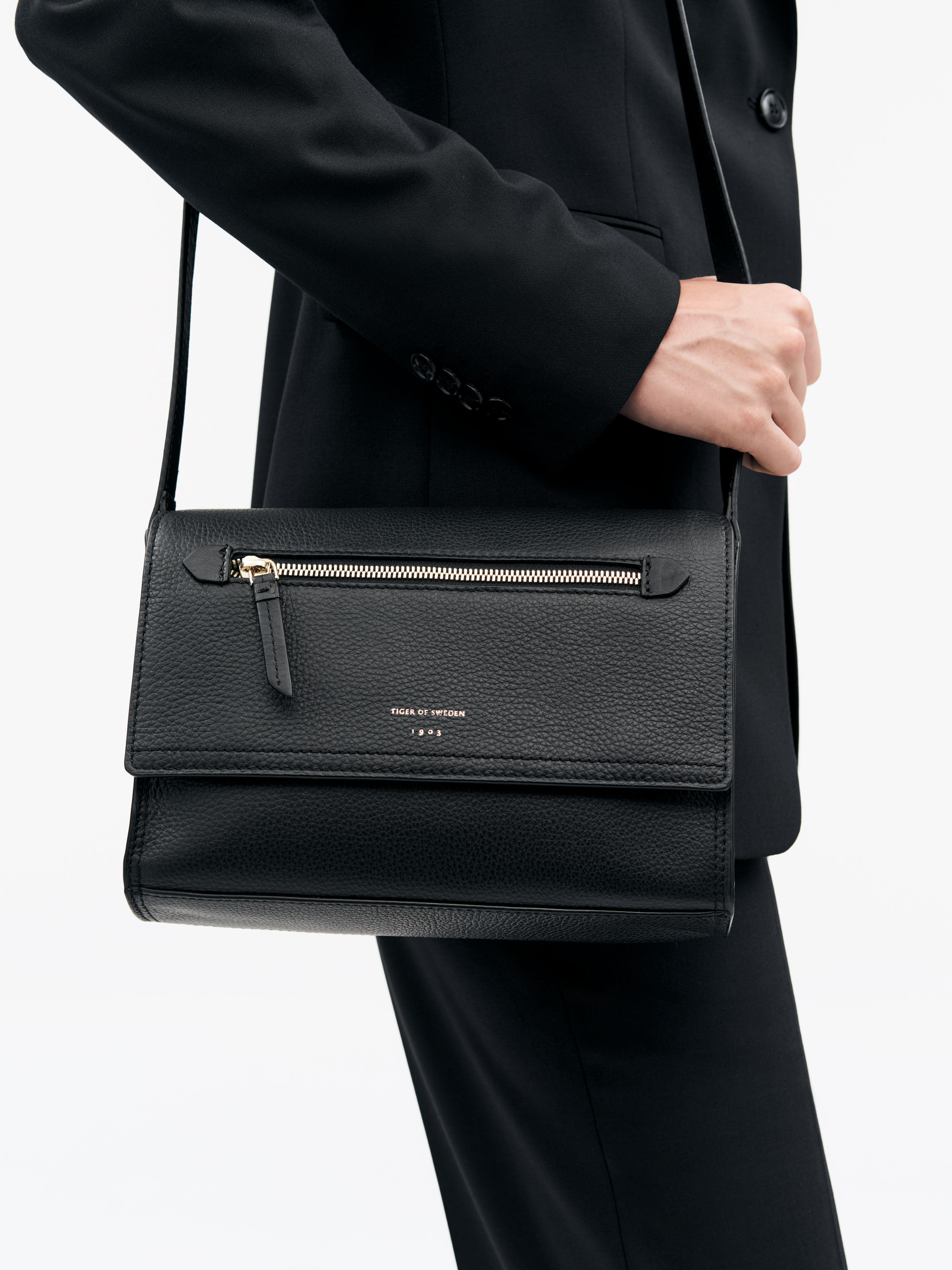 Caprisia Crossbody Leather Bag