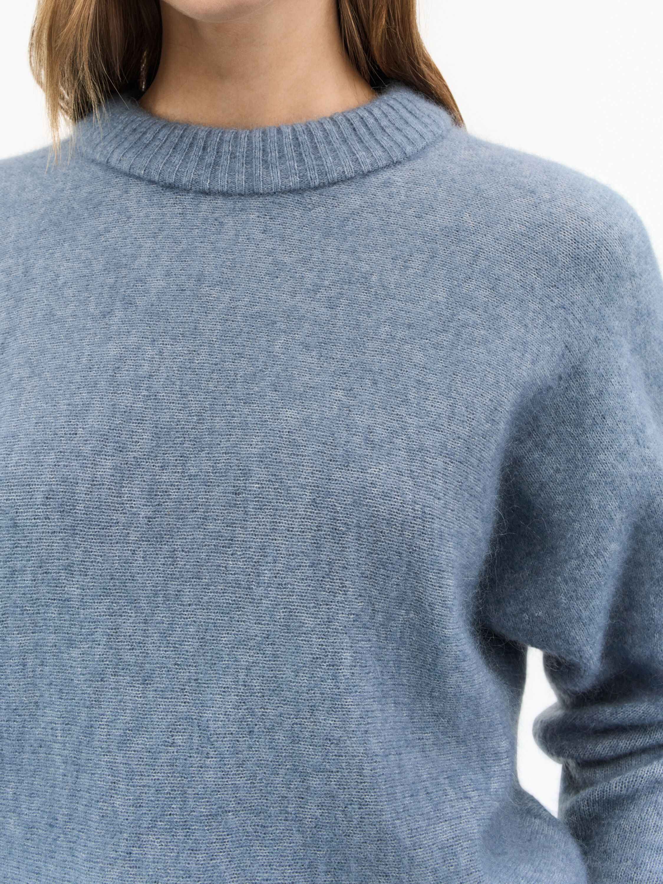美品Bluelea ブルレア　Hem tulledocking pullover Blue Deluxe Velvet Bubble With Lace – Smock Candy