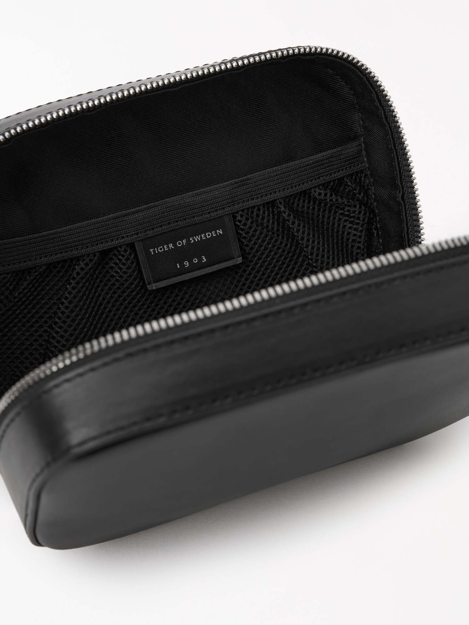 Technica Small Toiletry Bag
