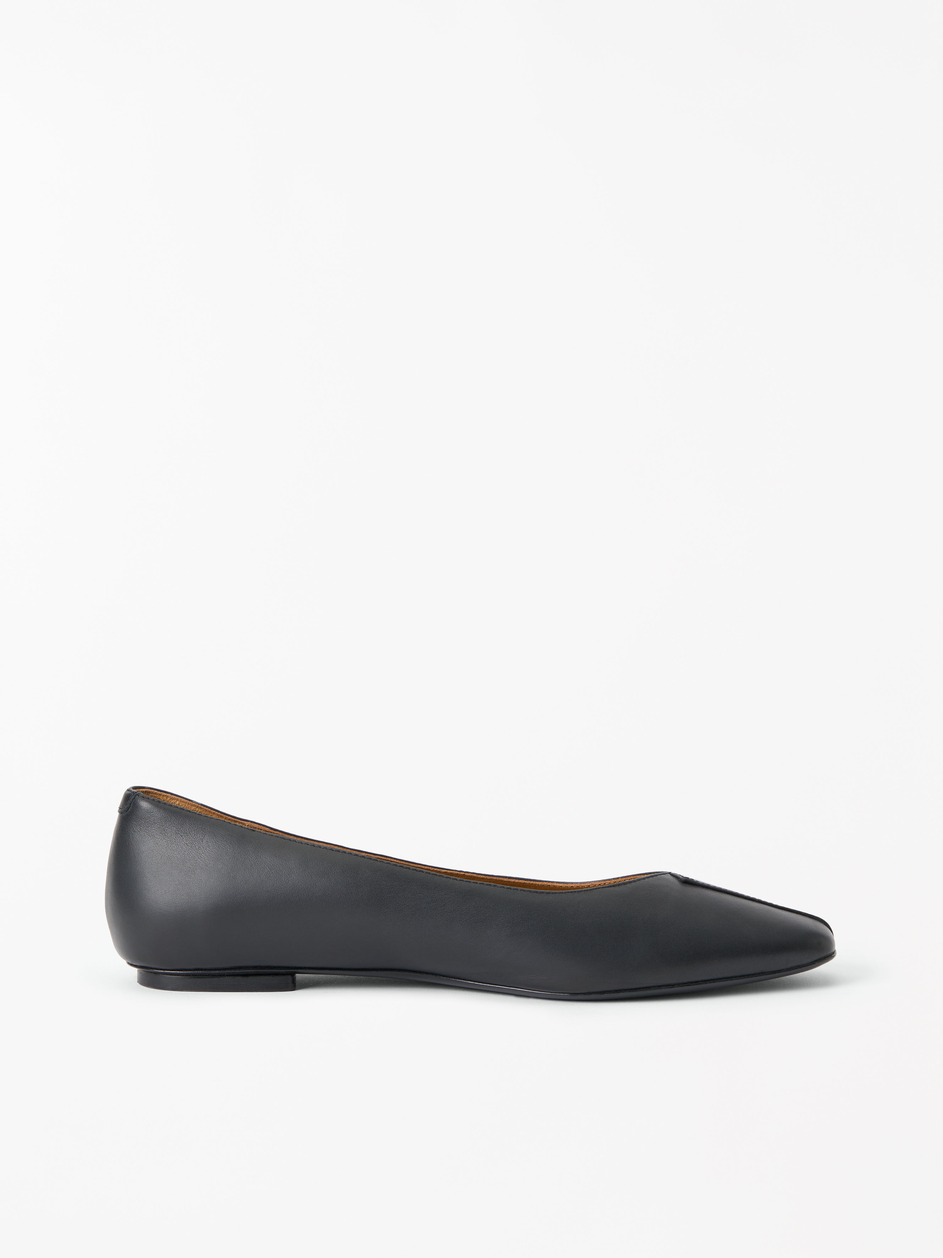 Tripo Chisel Toe Ballerina