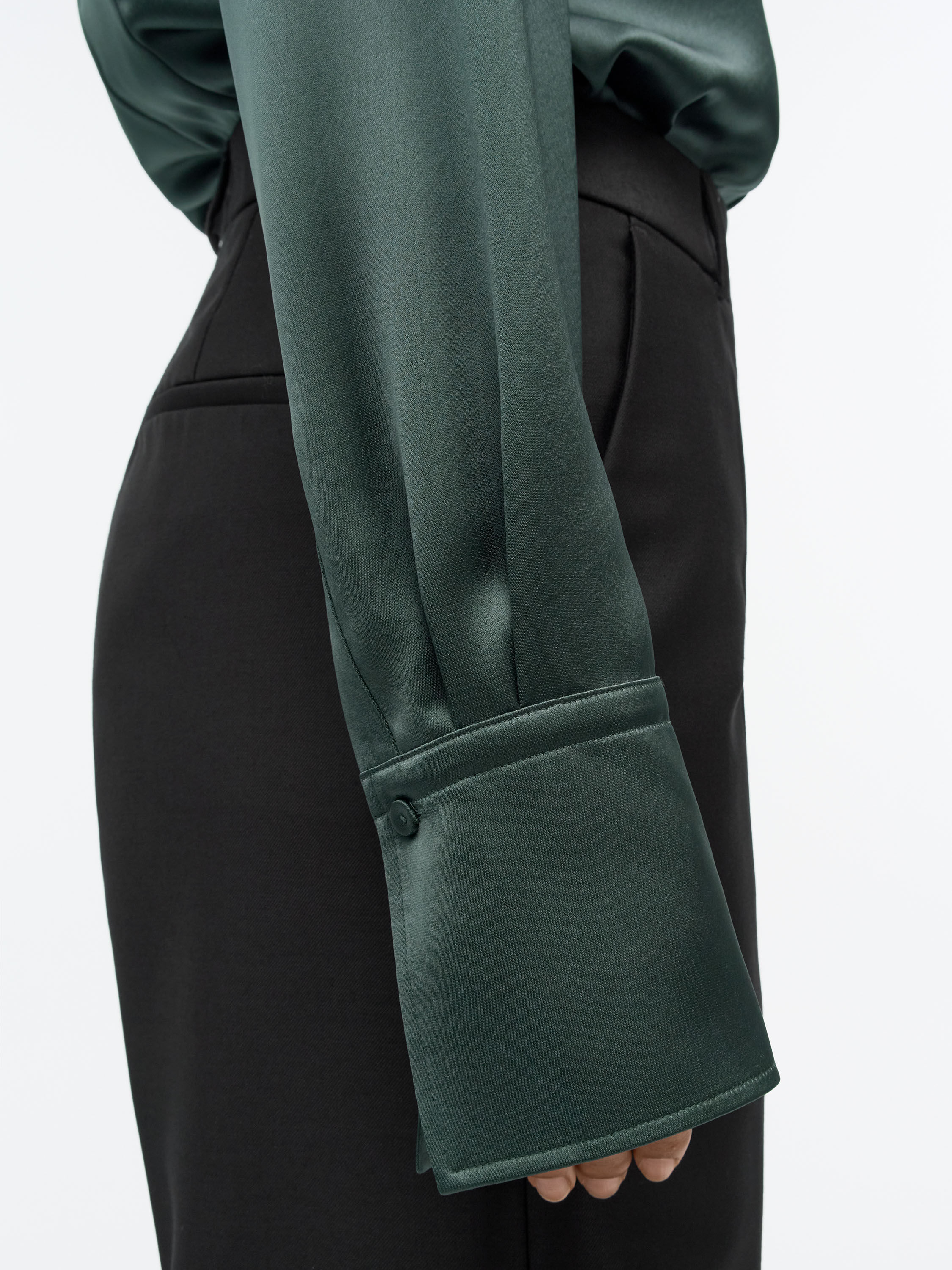 Chemise en Satin Coupe Classique Daphn&eacute;