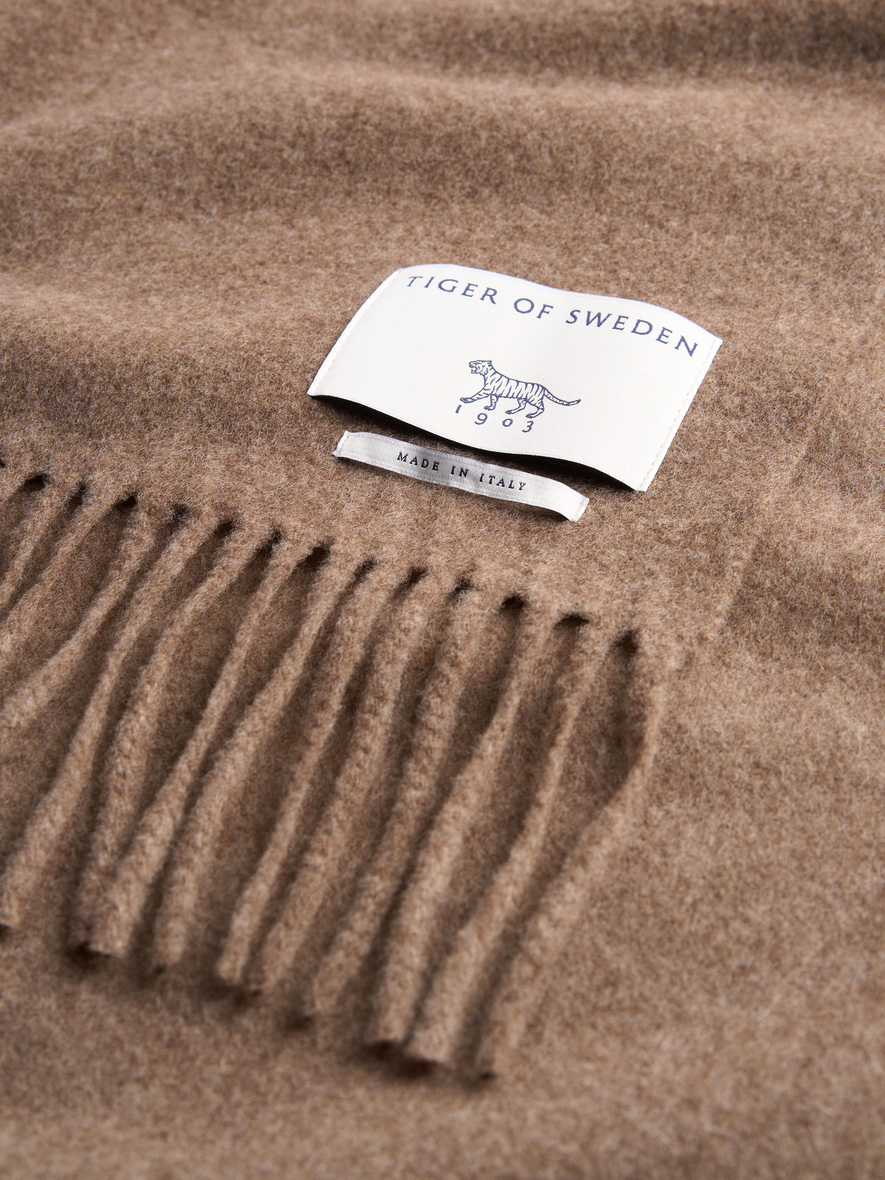 Lattan RWS Oversized Scarf 