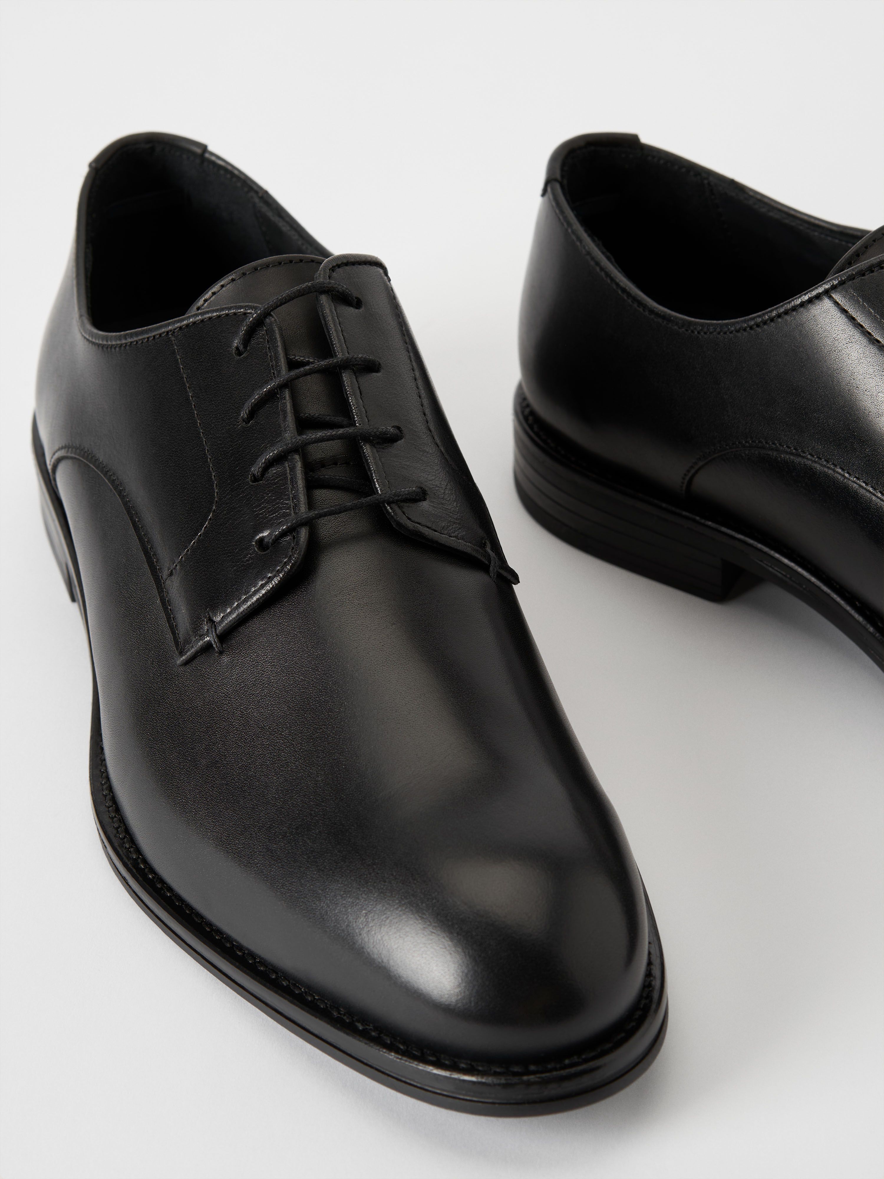 Trent Leather Shoes