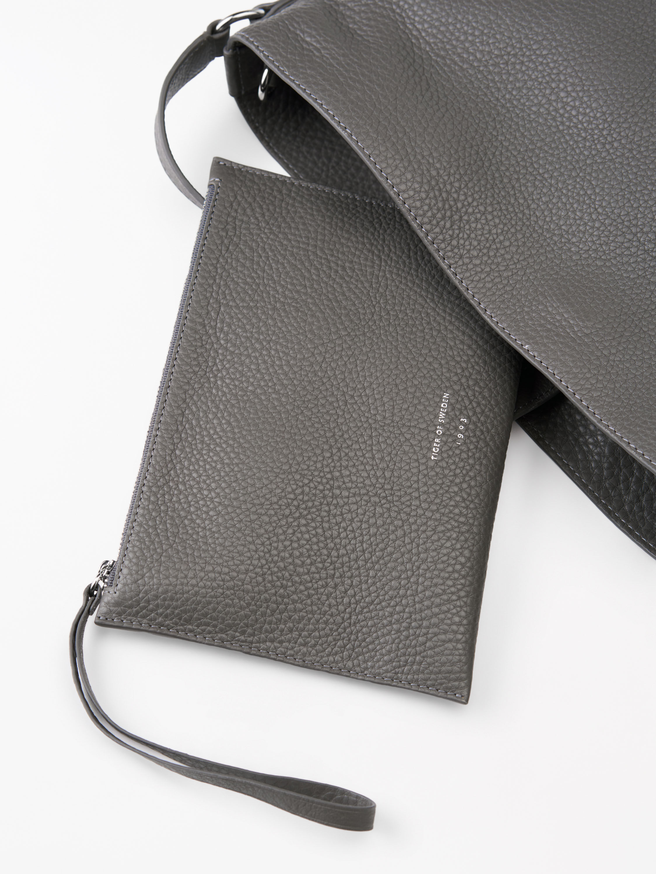 Foru Grainy Leather Bag