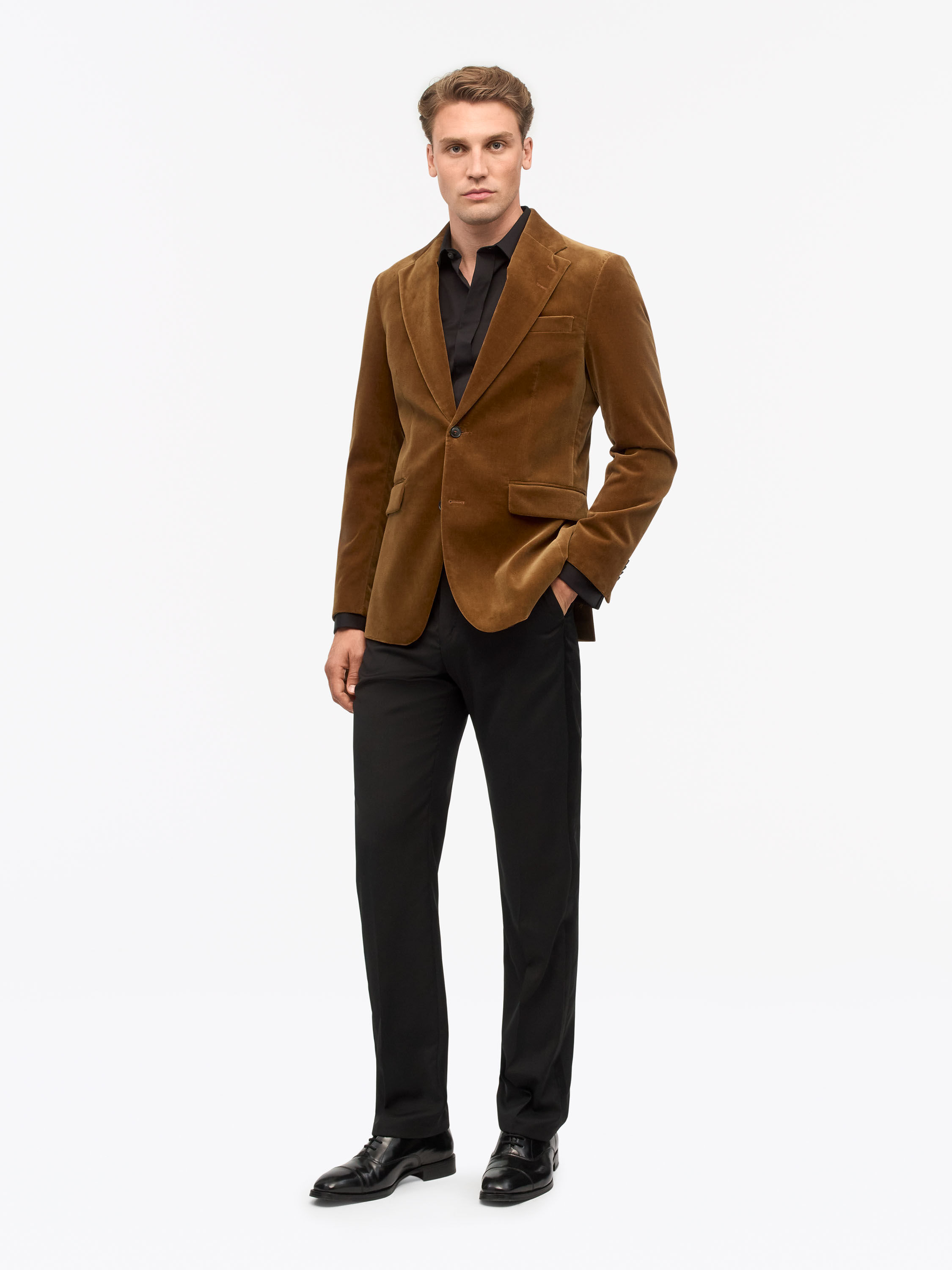 Ease Slank Velvet Blazer