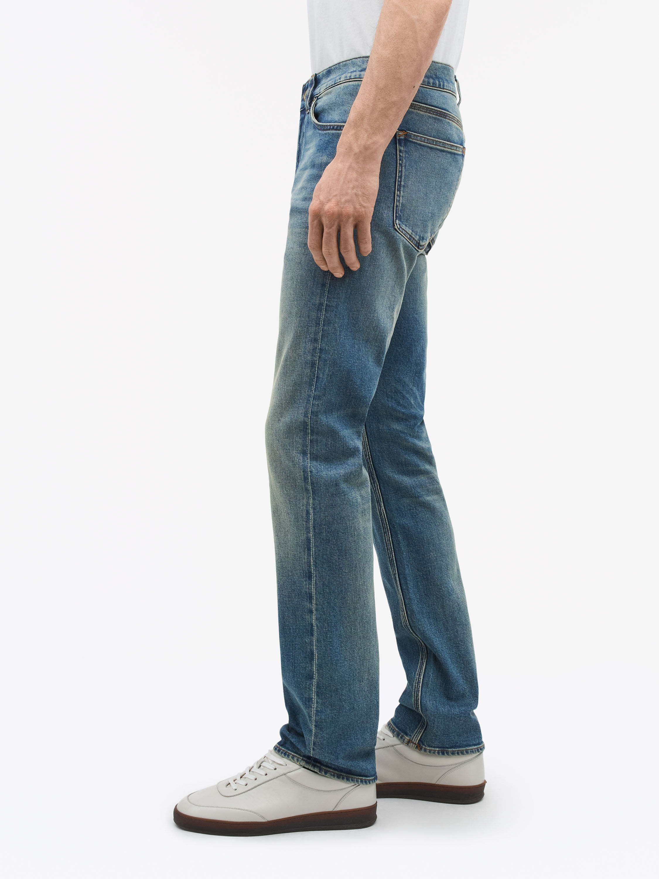 Des Slim-Straight Jeans